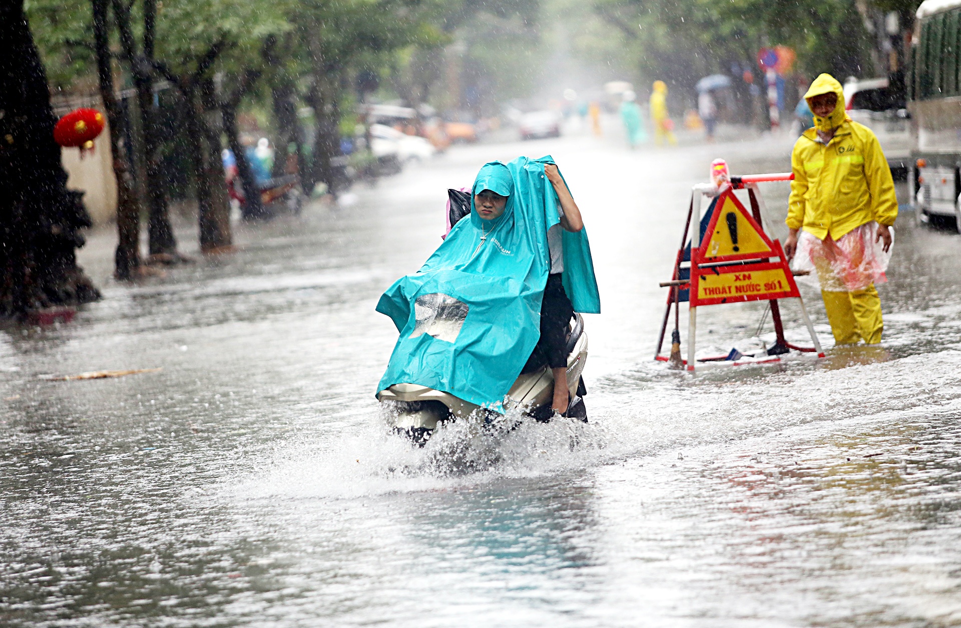 Bao so 3 anh huong den Ha Noi anh 2