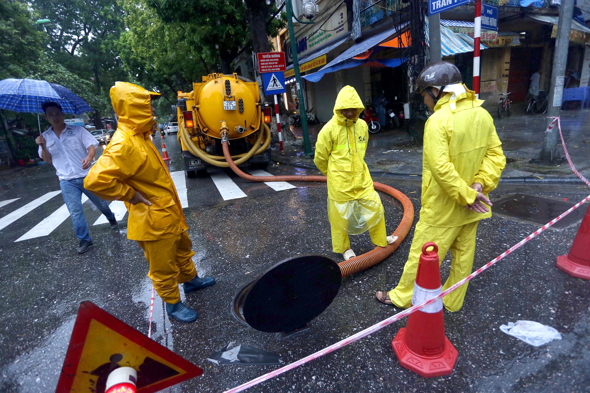 Bao so 3 anh huong den Ha Noi anh 8