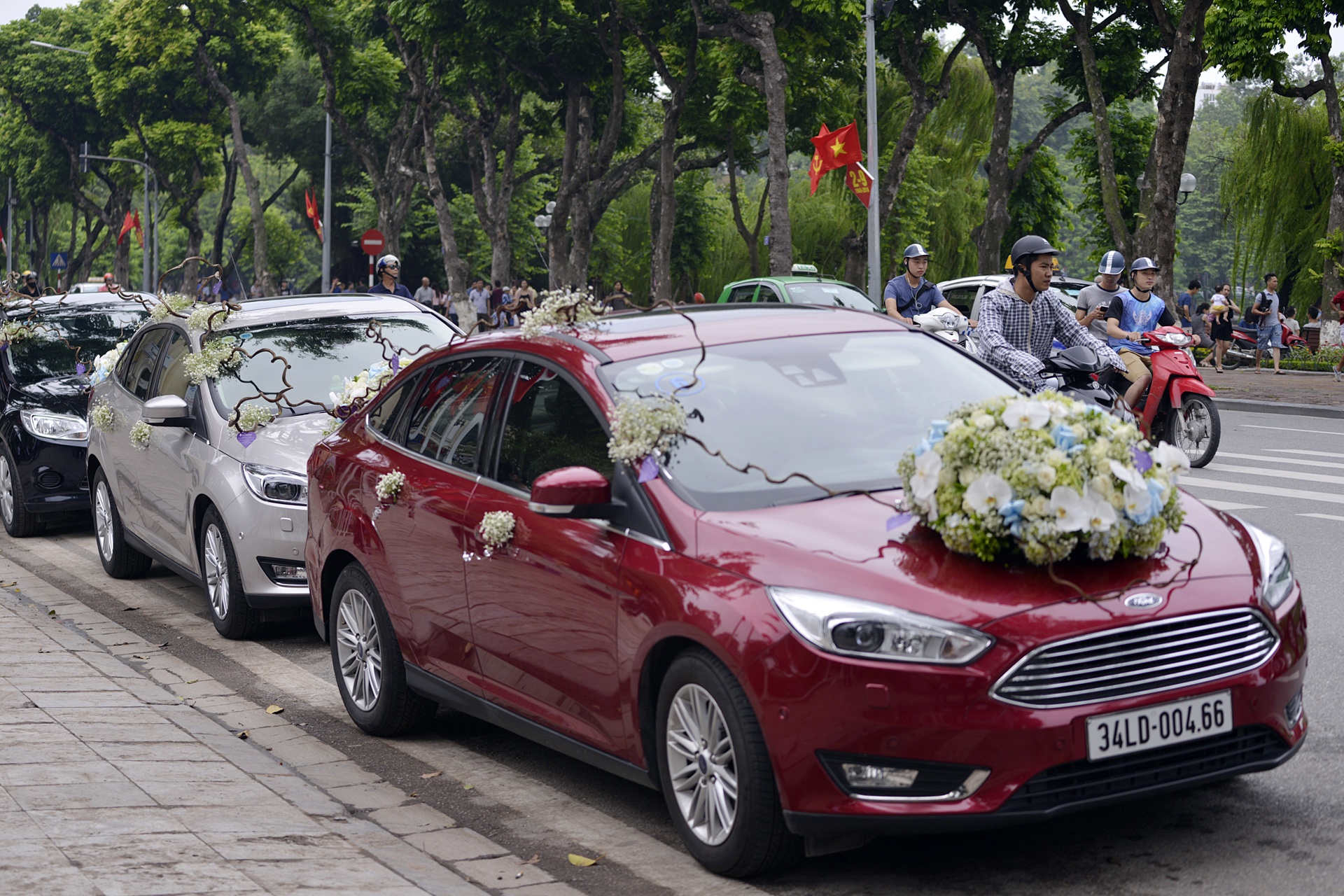 Chup anh cuoi tap the anh 5