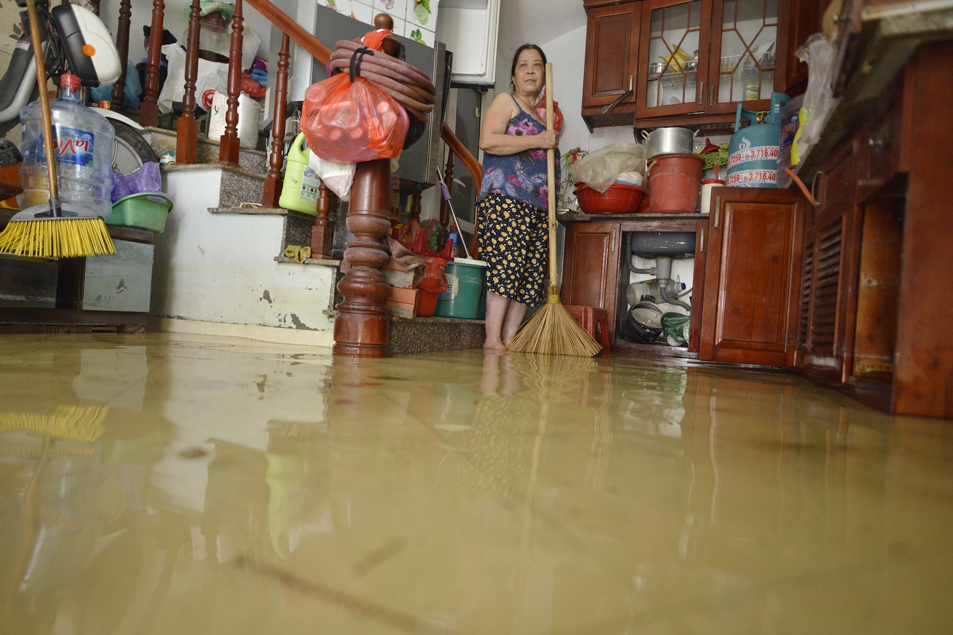 Khu dan cu ngap 5 ngay lien tuc o Ha Noi anh 10