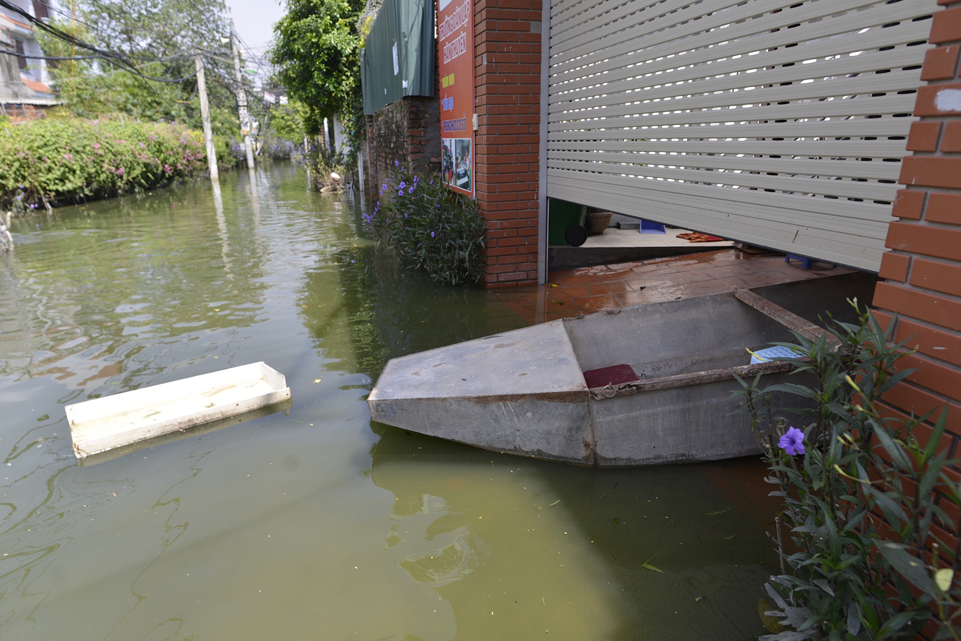Khu dan cu ngap 5 ngay lien tuc o Ha Noi anh 13