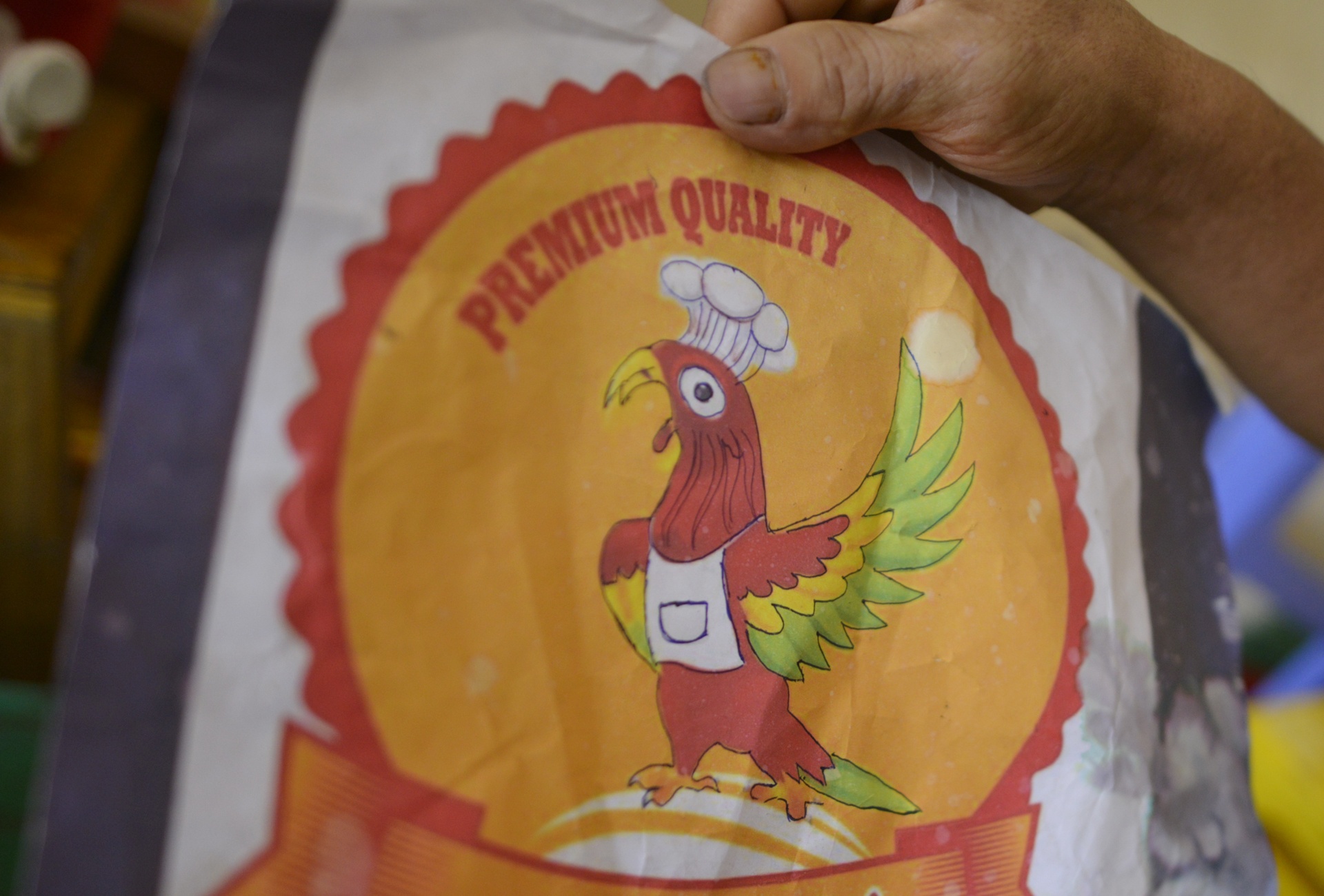 nguoi dan ong lam khuon banh trung thu anh 9