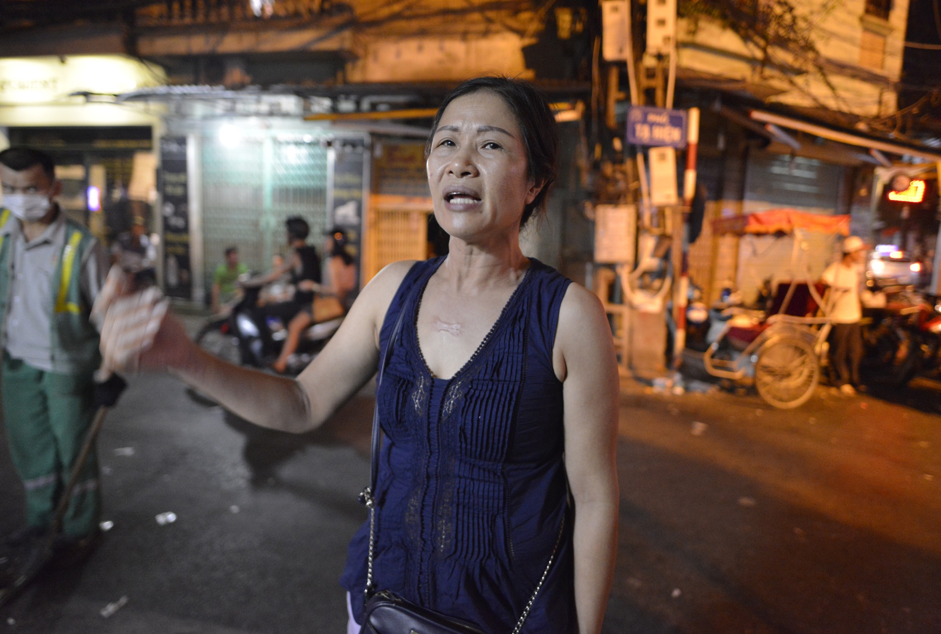 Cong an nhac nho quan bar mo cua sau 0h anh 13