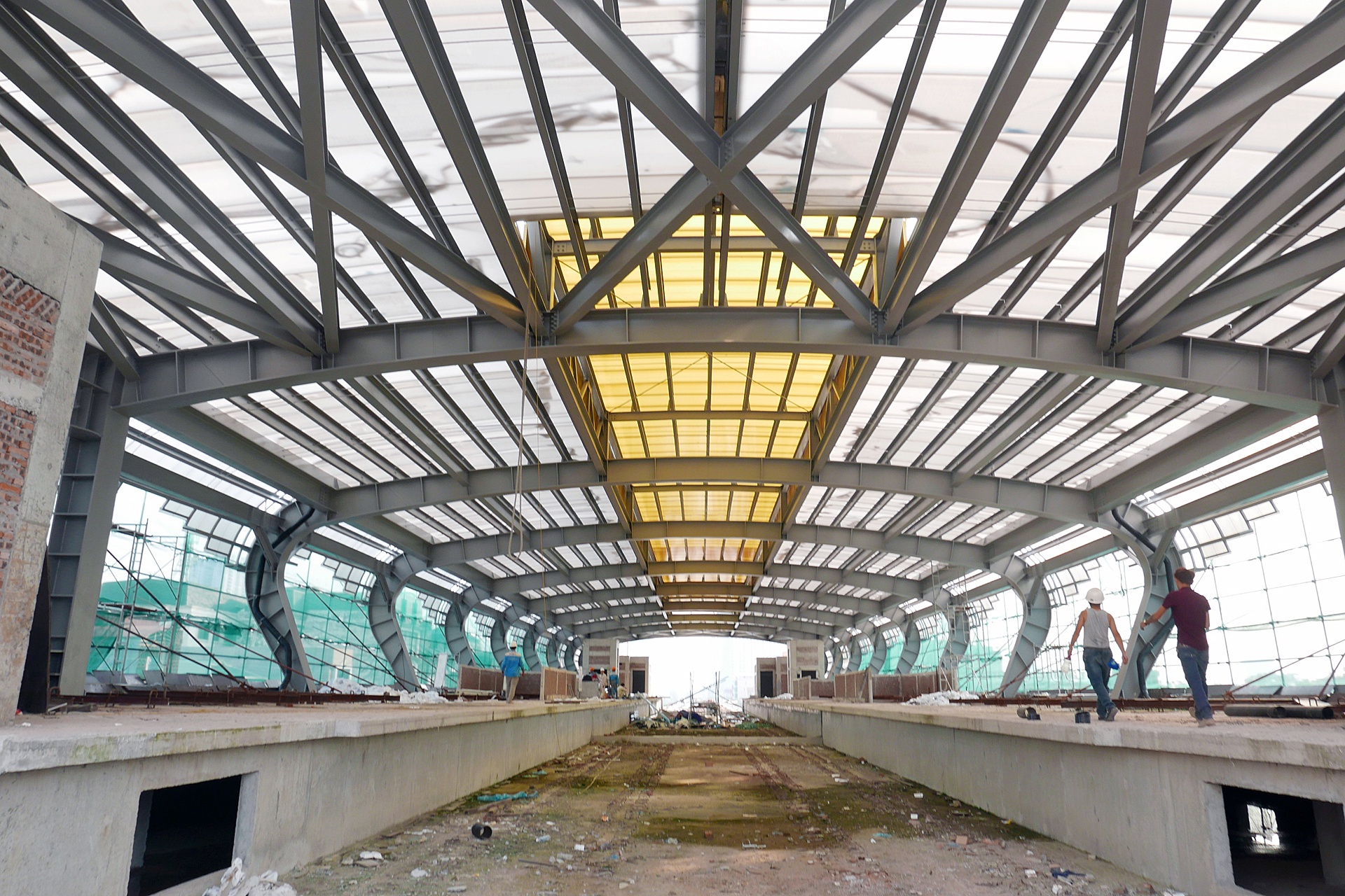 Duong ray duoc lap dat tai du an duong sat tren ca anh 10