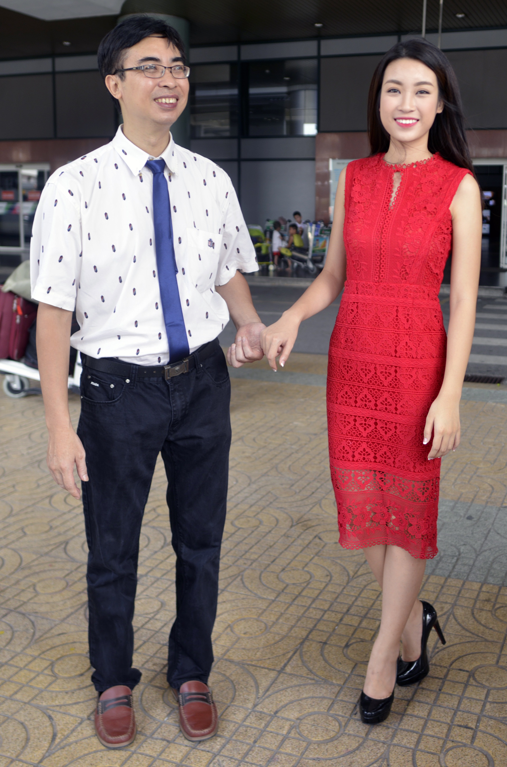 Hoa hau Do My Linh xinh xan tai san bay Noi Bai anh 8