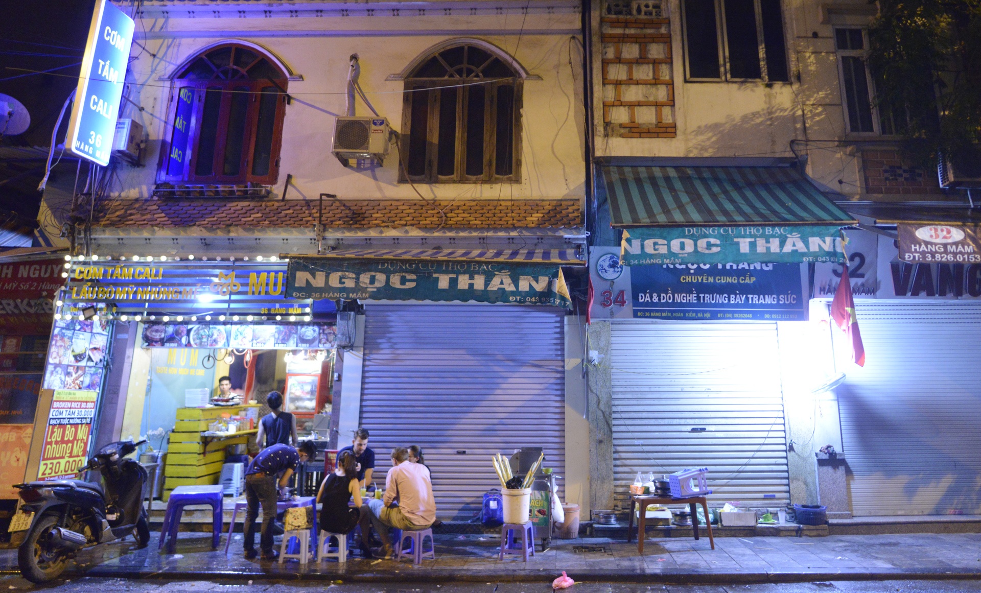 Ha Noi nhon nhip sau 0h anh 15