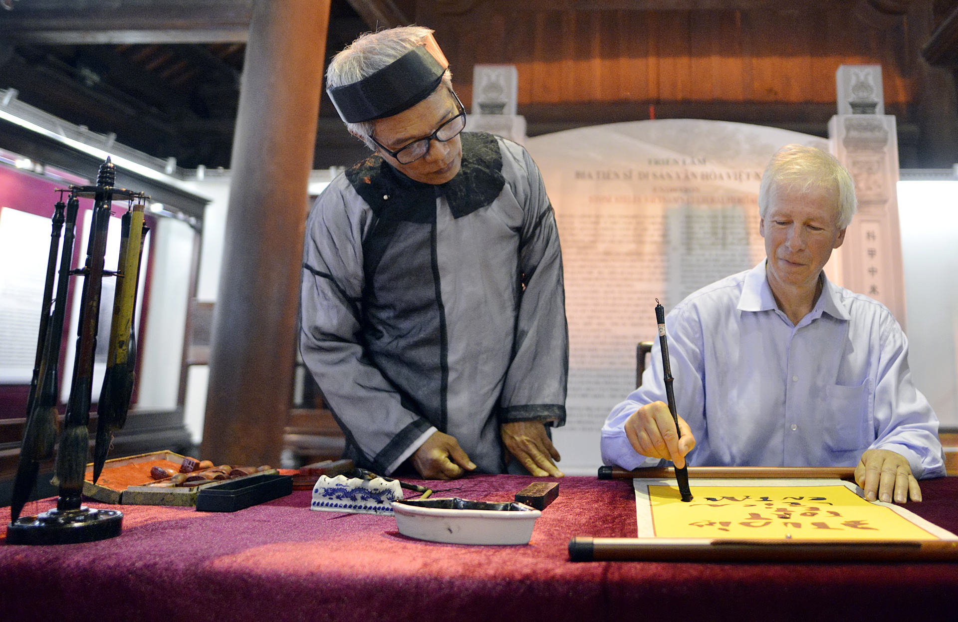 Bo truong Ngoai giao Canada so dau rua tai Van Mie anh 9