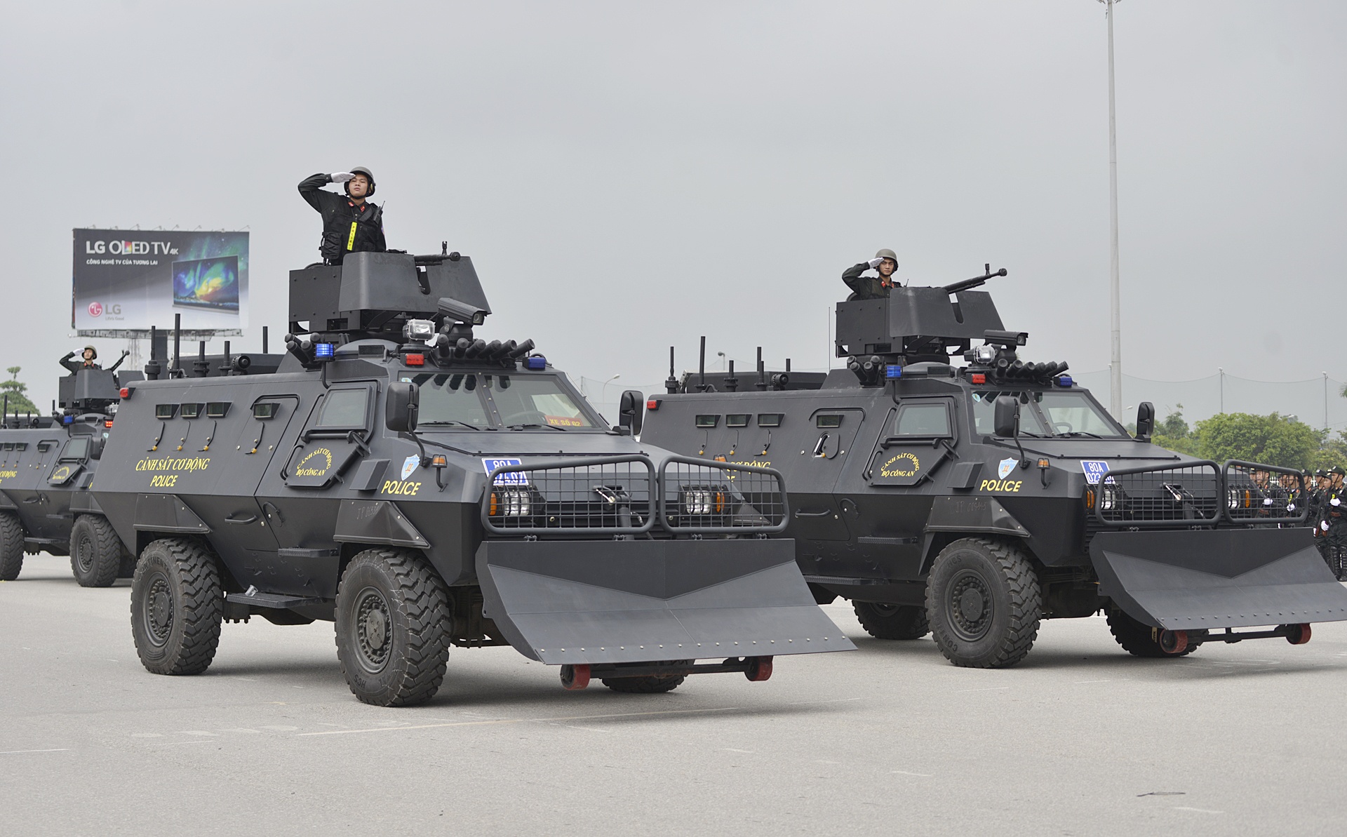 Dan xe cua canh sat co dong anh 10