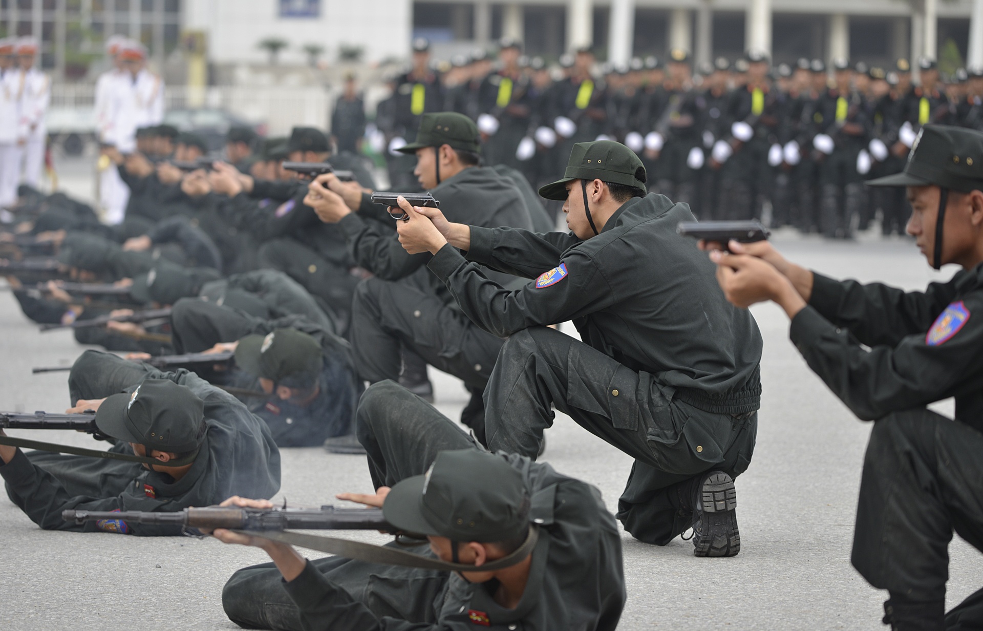 Dan xe cua canh sat co dong anh 15