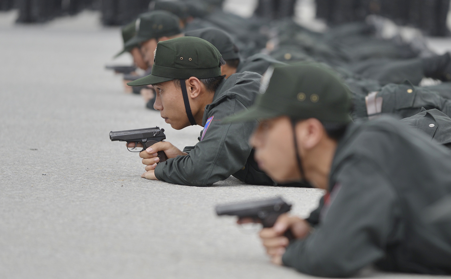 Dan xe cua canh sat co dong anh 16