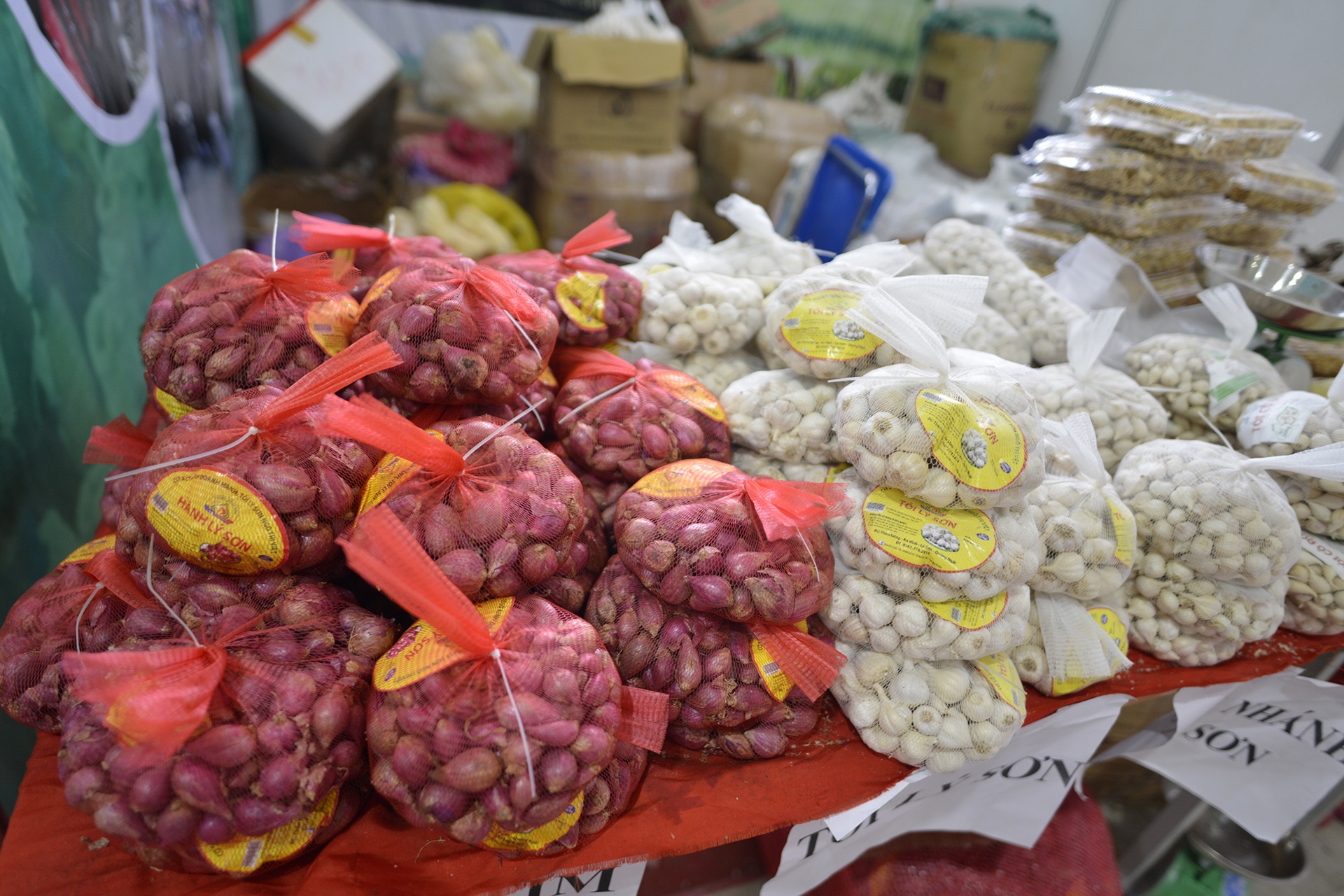 Nong san 4 mien hoi tu o Ha Noi anh 3