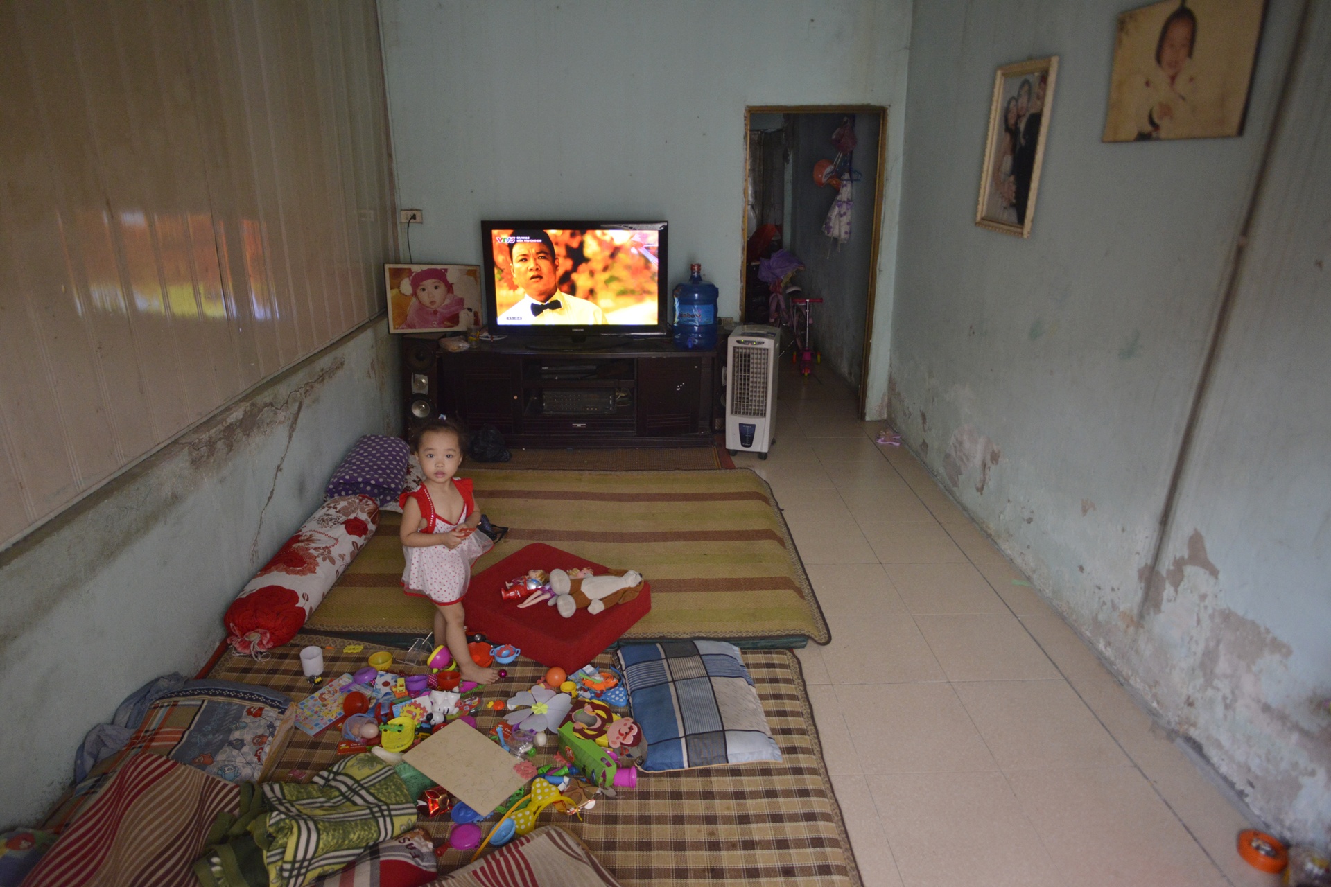 Mot ngoi nha bi do xuong song Hong anh 10