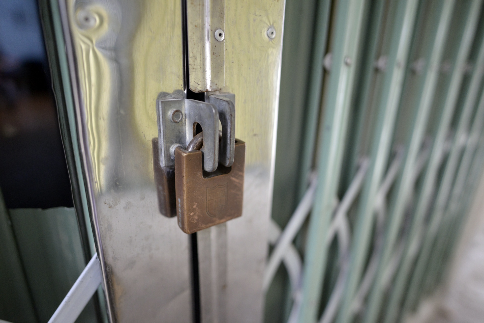 Mot ngoi nha bi do xuong song Hong anh 13