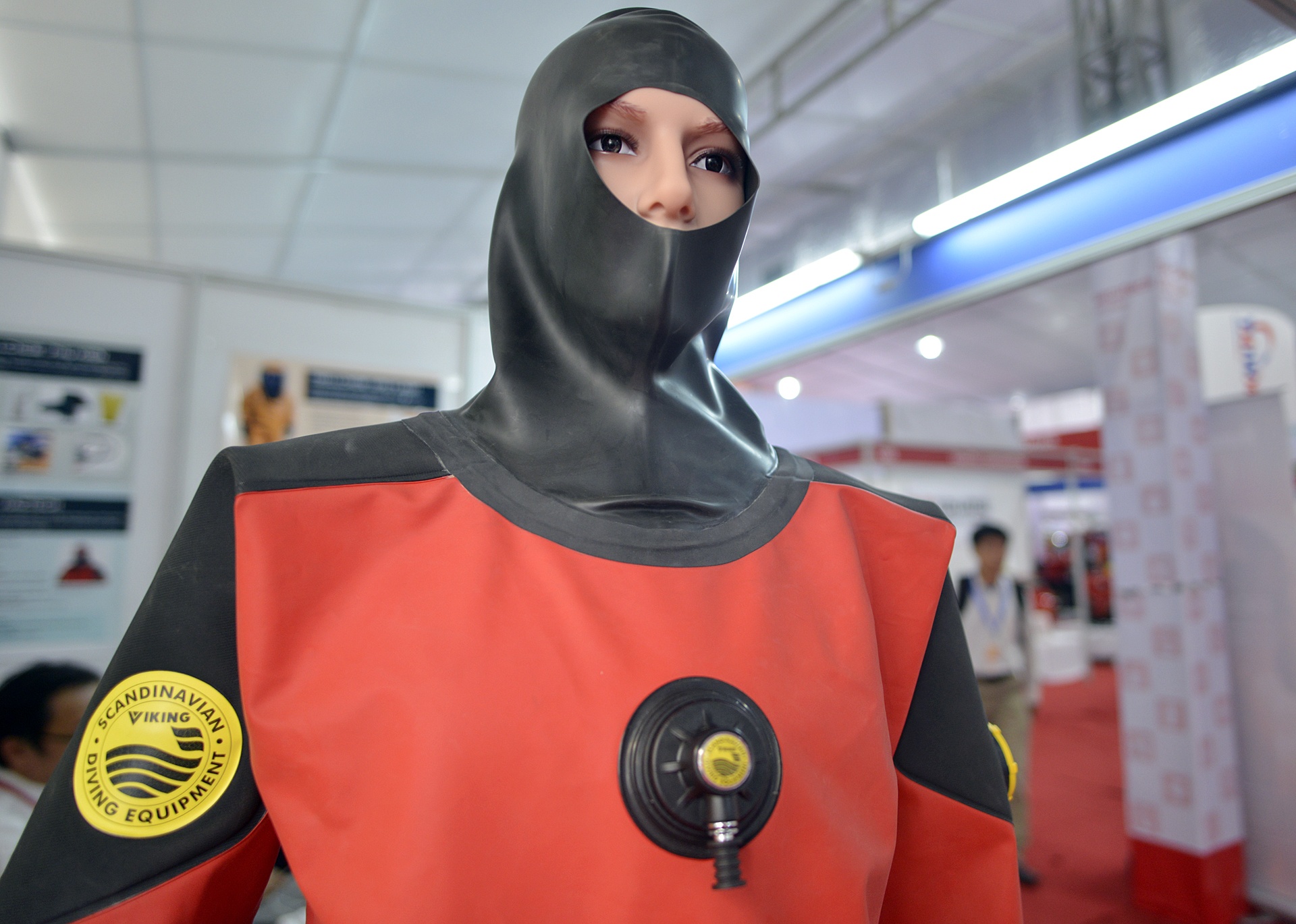 Hang loat thiet bi chua chay hien dai cua Ha Noi anh 11