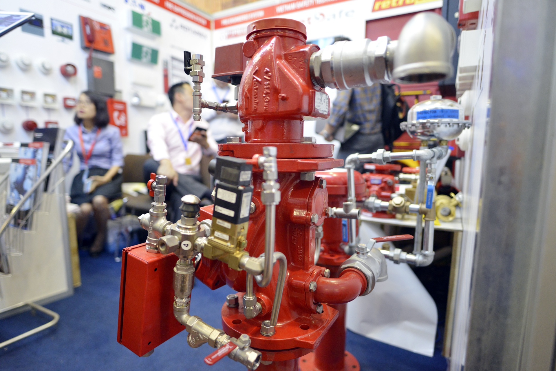 Hang loat thiet bi chua chay hien dai cua Ha Noi anh 16