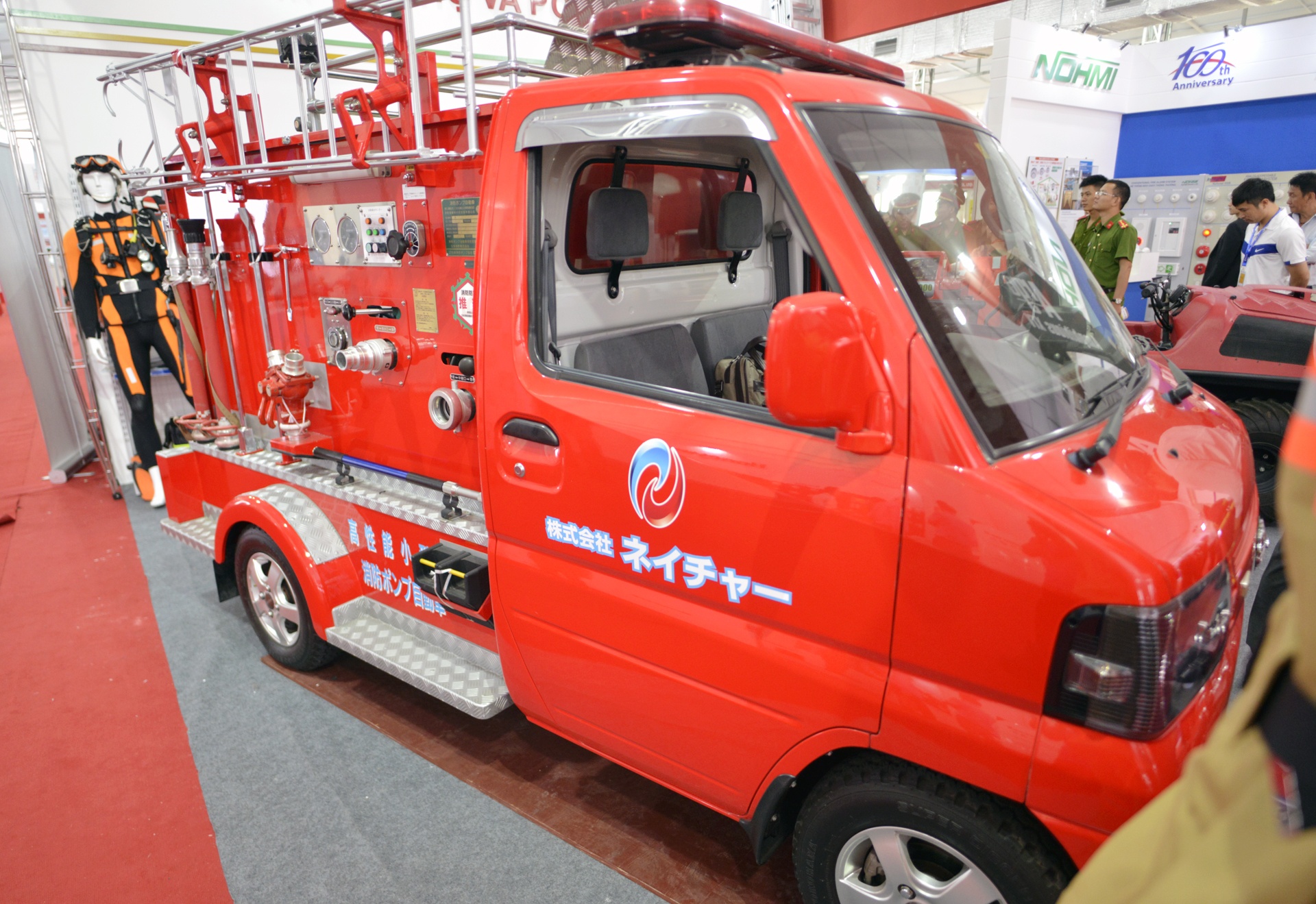 Hang loat thiet bi chua chay hien dai cua Ha Noi anh 4