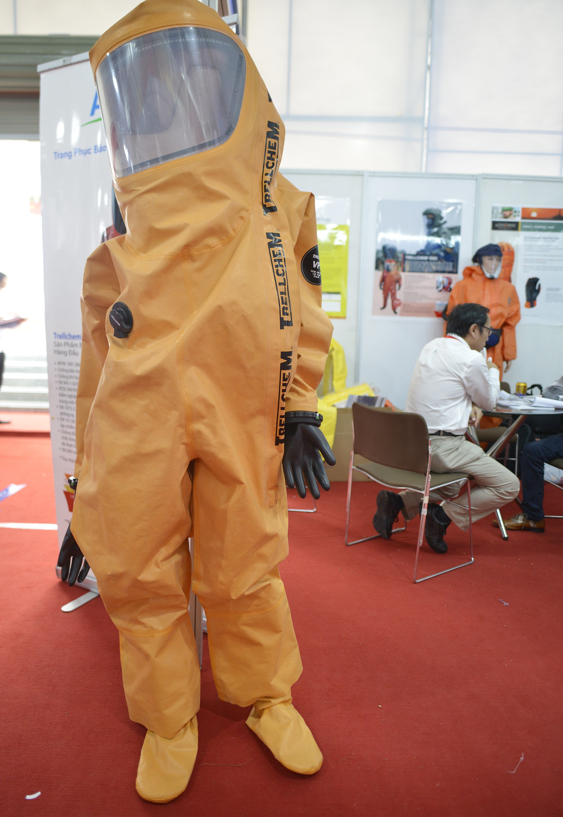 Hang loat thiet bi chua chay hien dai cua Ha Noi anh 10