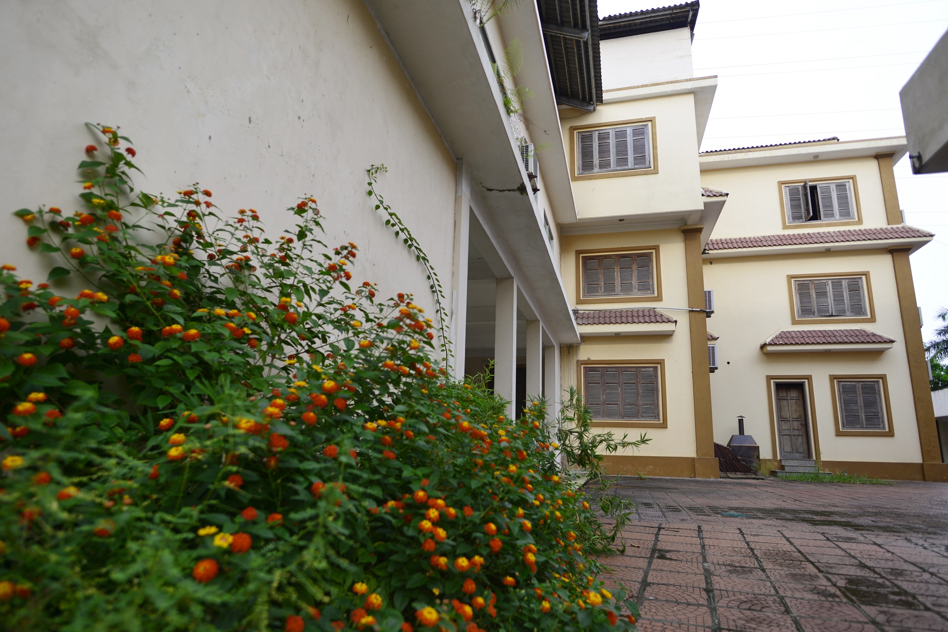 Nha may Vinaxuki dong cua anh 18