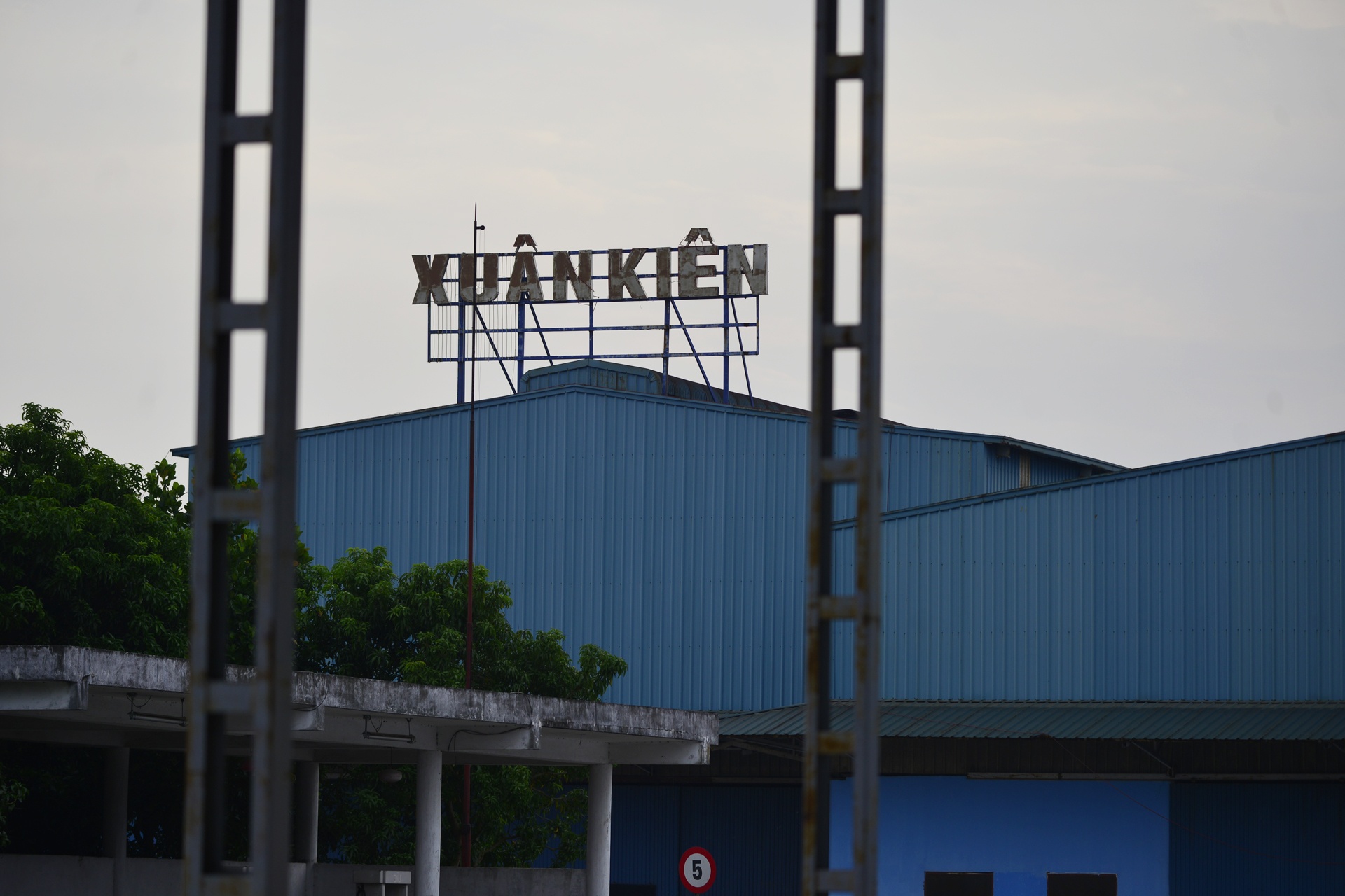 Nha may Vinaxuki dong cua anh 1