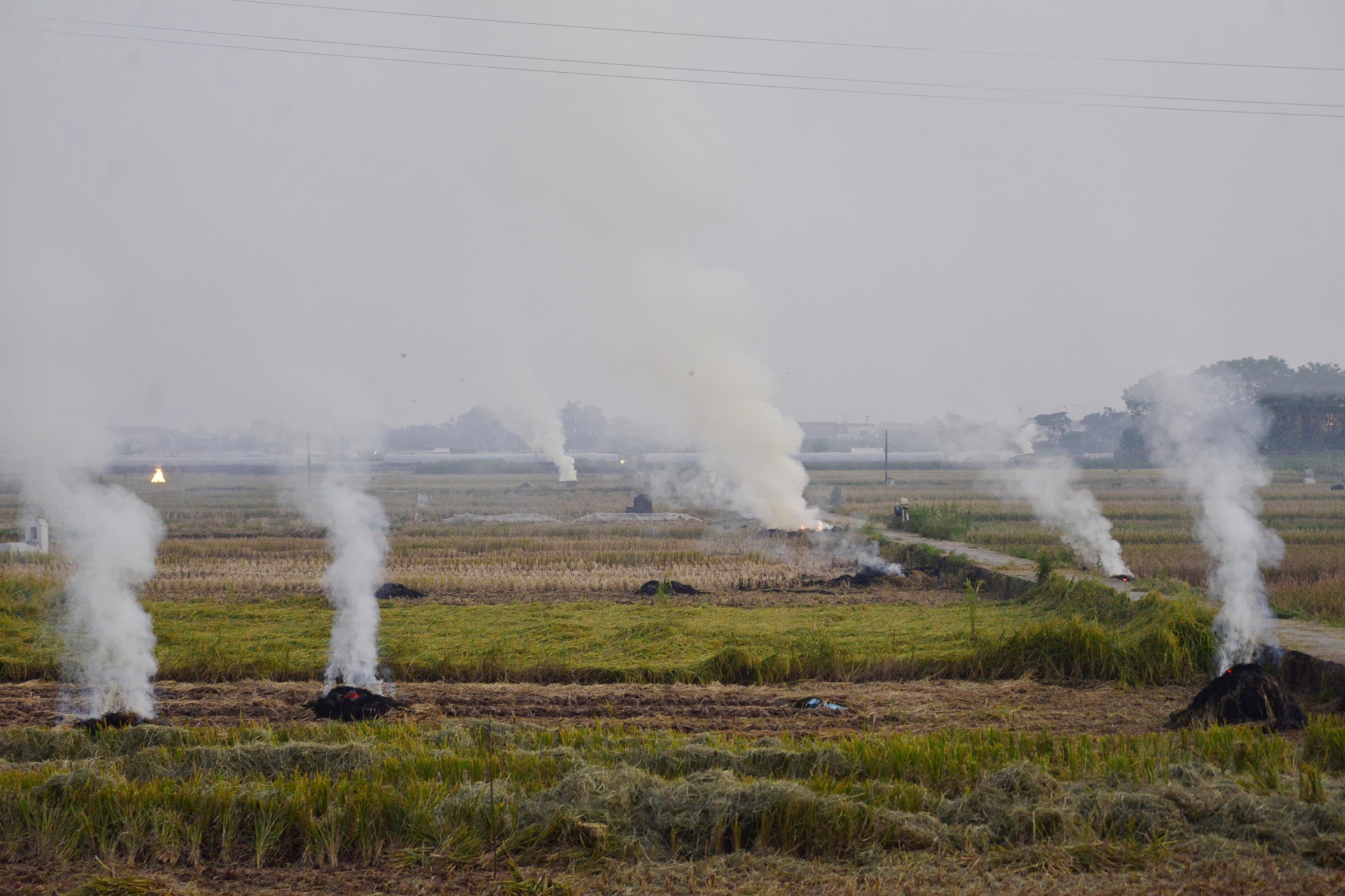 Khoi mu bao trum dem Ha Noi anh 12