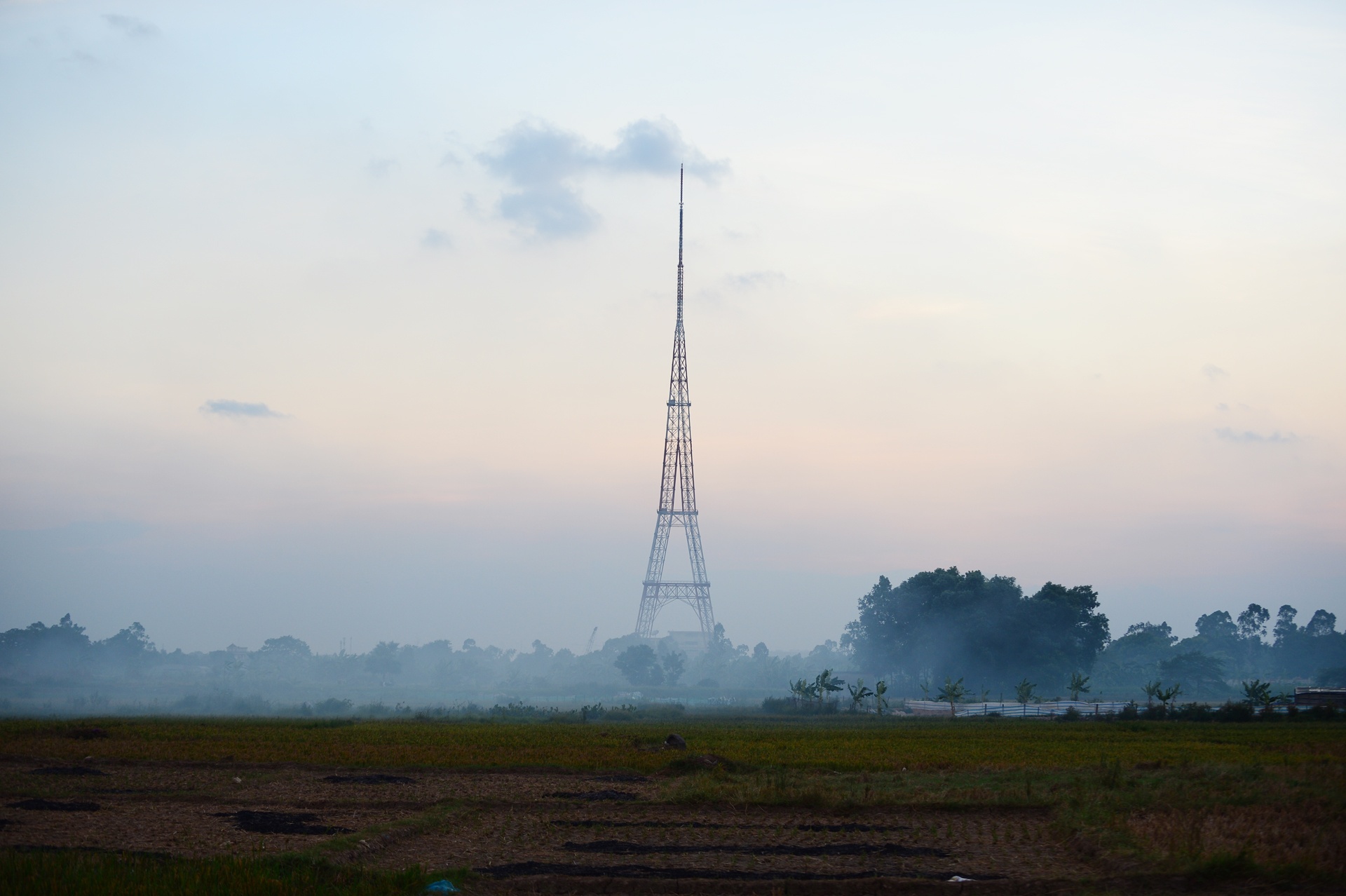 Khoi mu bao trum dem Ha Noi anh 16