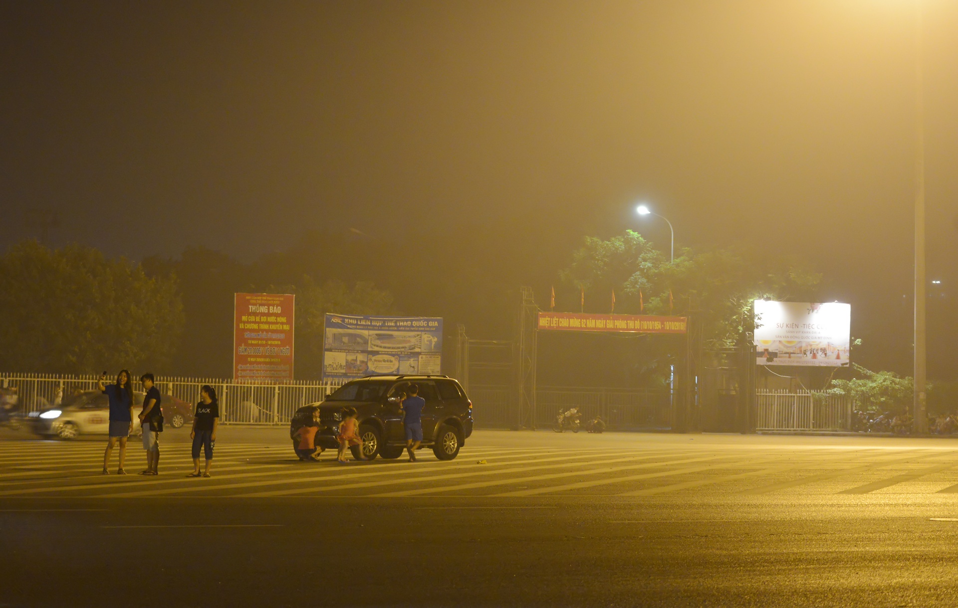 Khoi mu bao trum dem Ha Noi anh 3