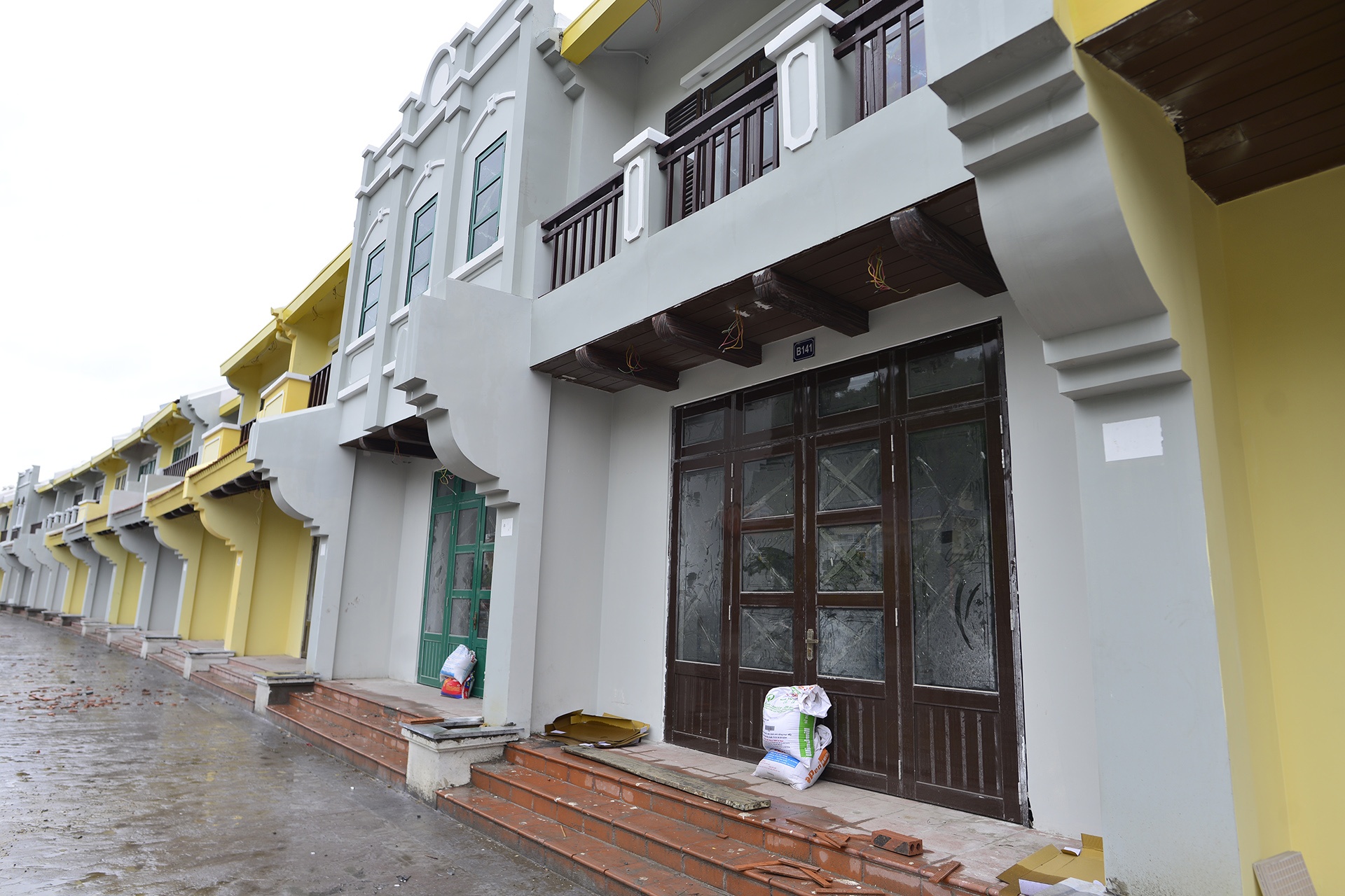 Khu du lich diu hiu trong bao so 7 anh 14