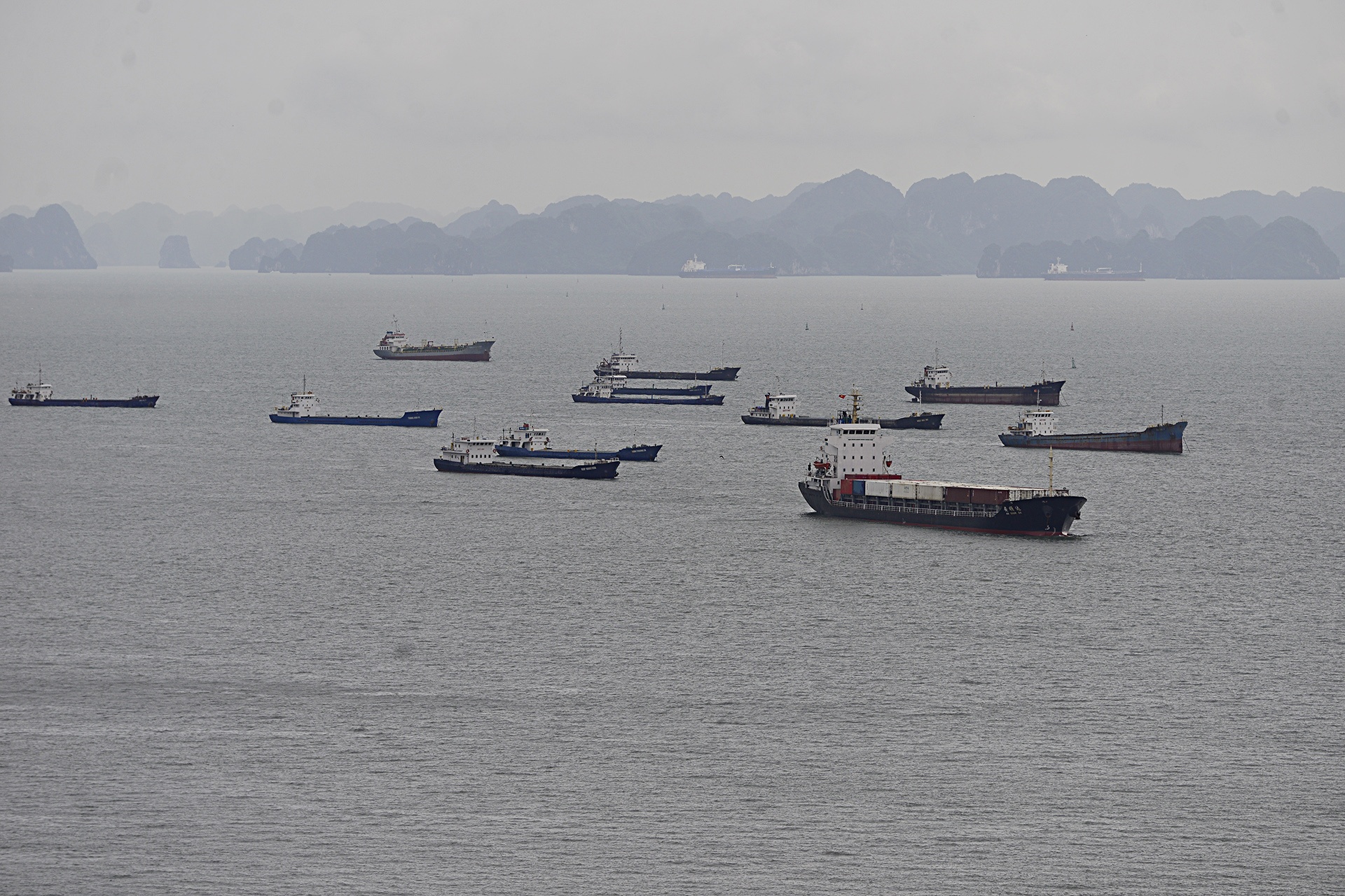 Khu du lich diu hiu trong bao so 7 anh 7