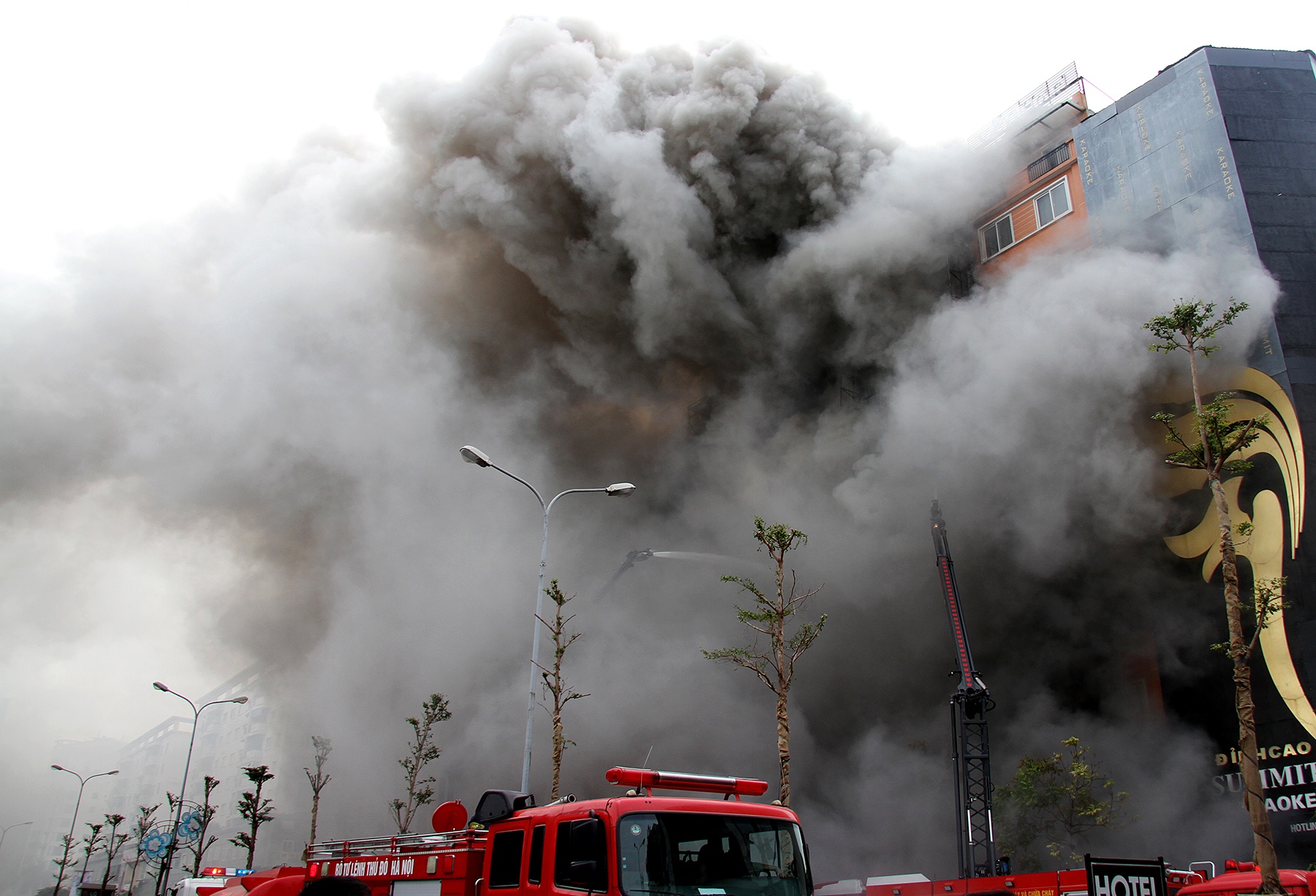 9 gio dong ho dua nan nhan ra ngoai anh 2