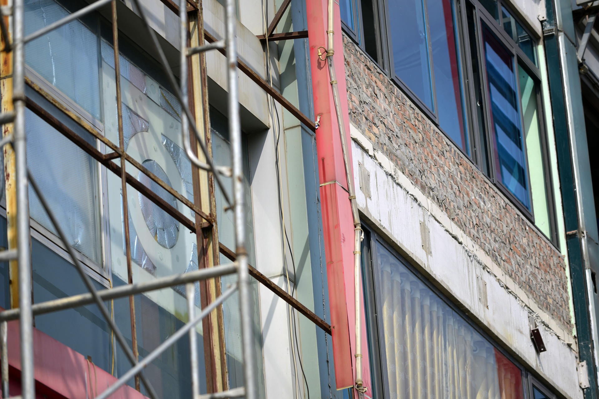 Quan karaoke thao bien quang cao de ban sat vun anh 8