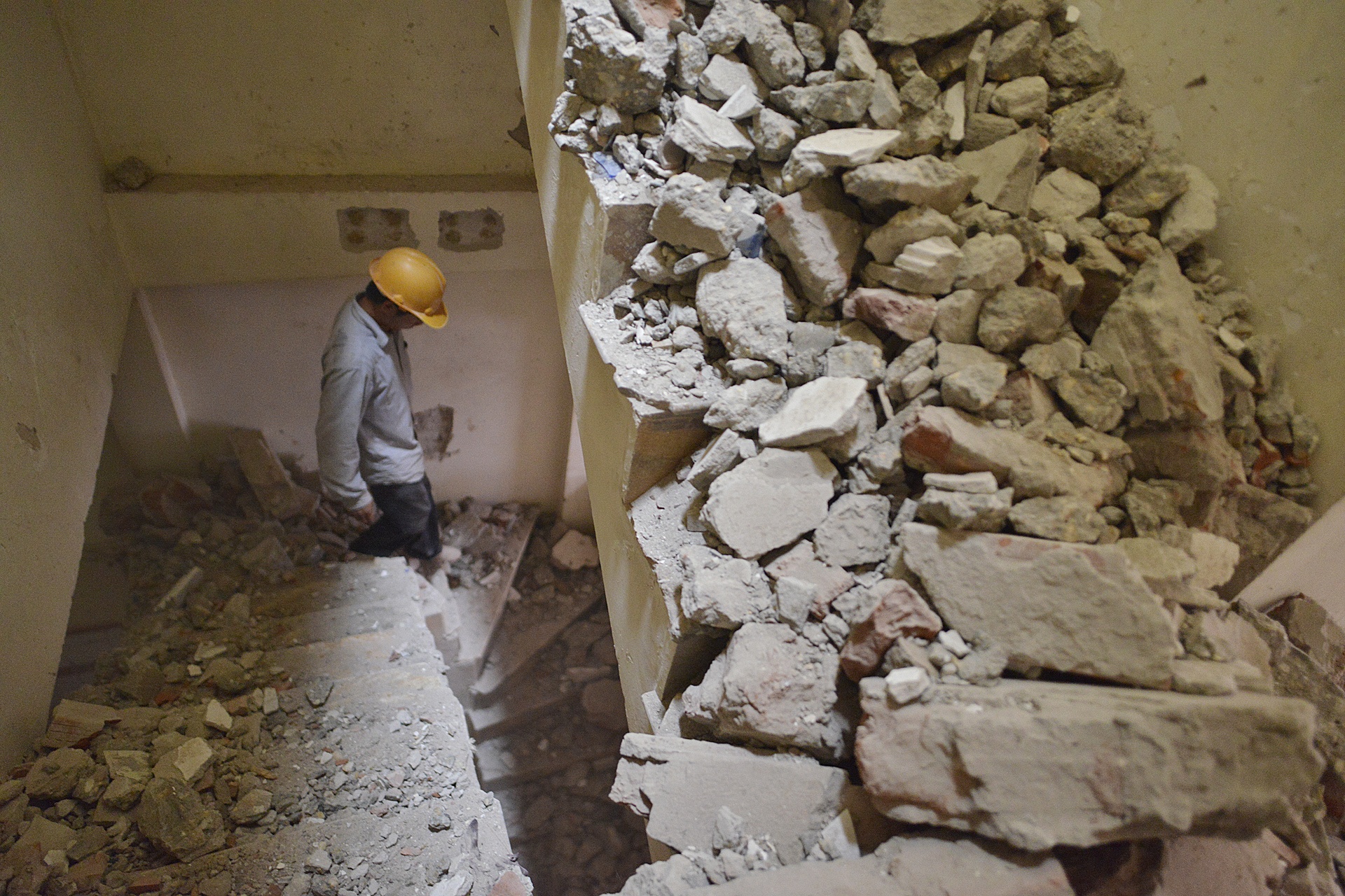 Thao do ngoi nha nghieng o Ha Noi anh 4