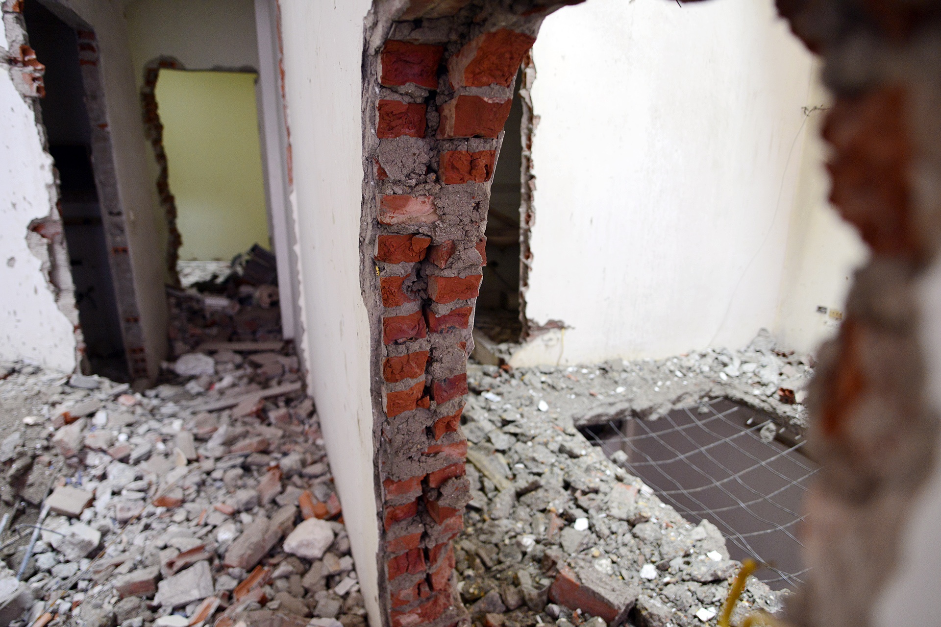 Thao do ngoi nha nghieng o Ha Noi anh 7