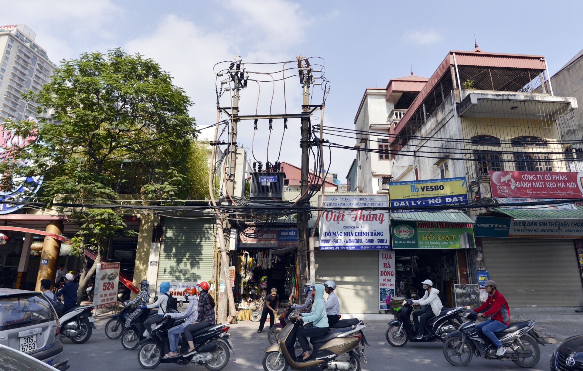 Muu sinh duoi chan tram bien ap o Ha Noi anh 10