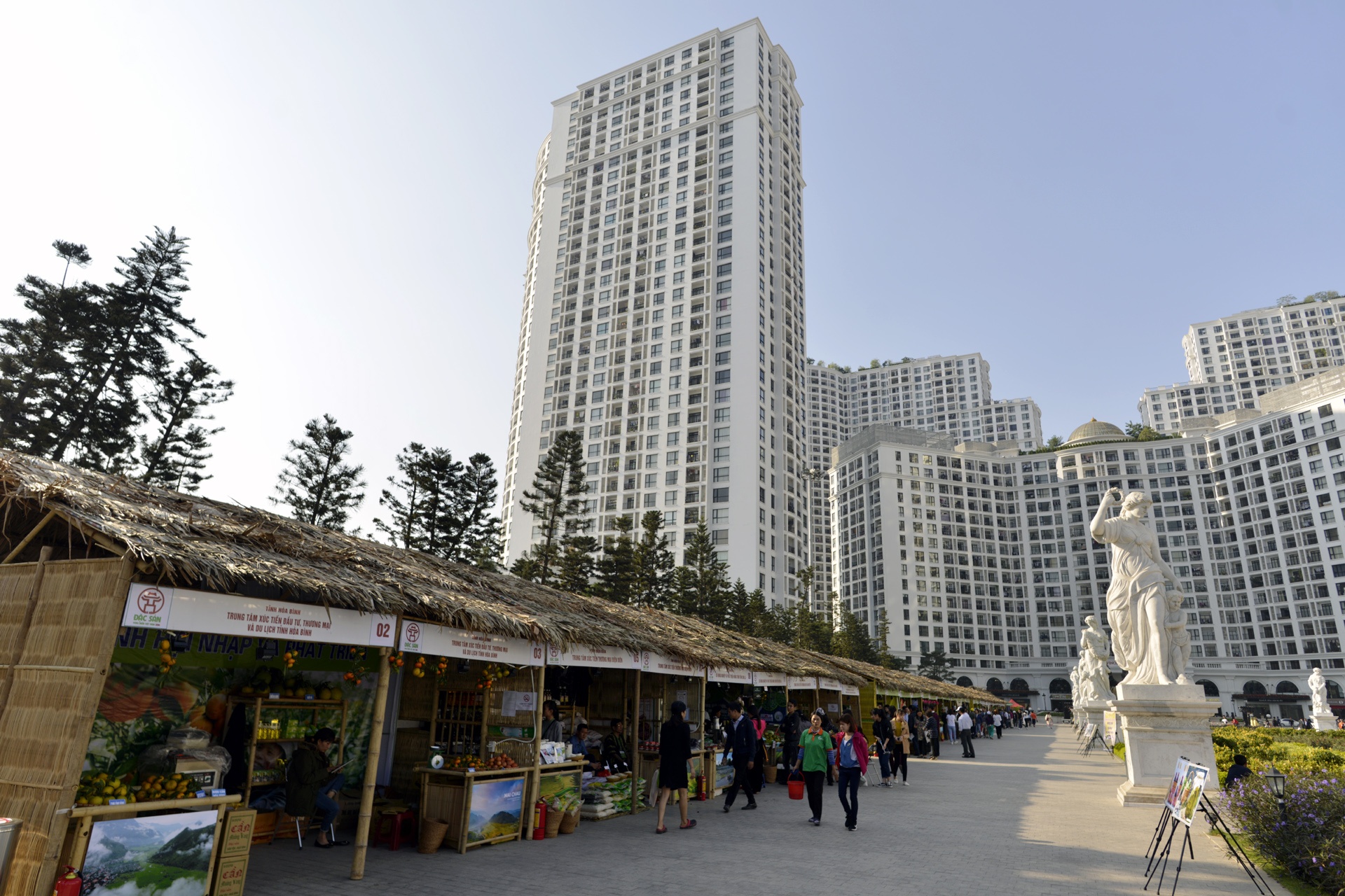 Dac san 4 mien hoi tu tai Thu do anh 1