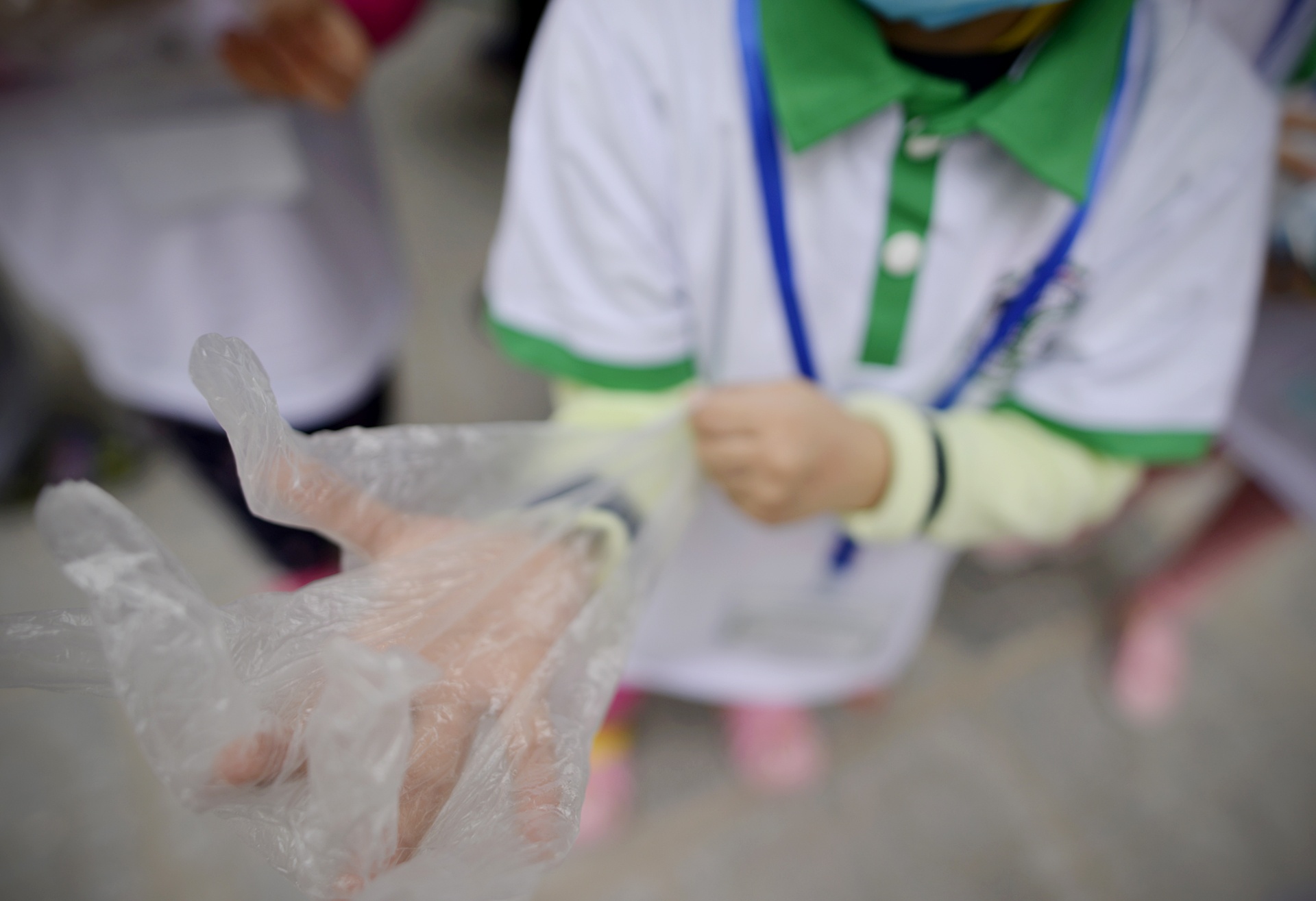 Ong Tay chup anh bao cao su anh 3