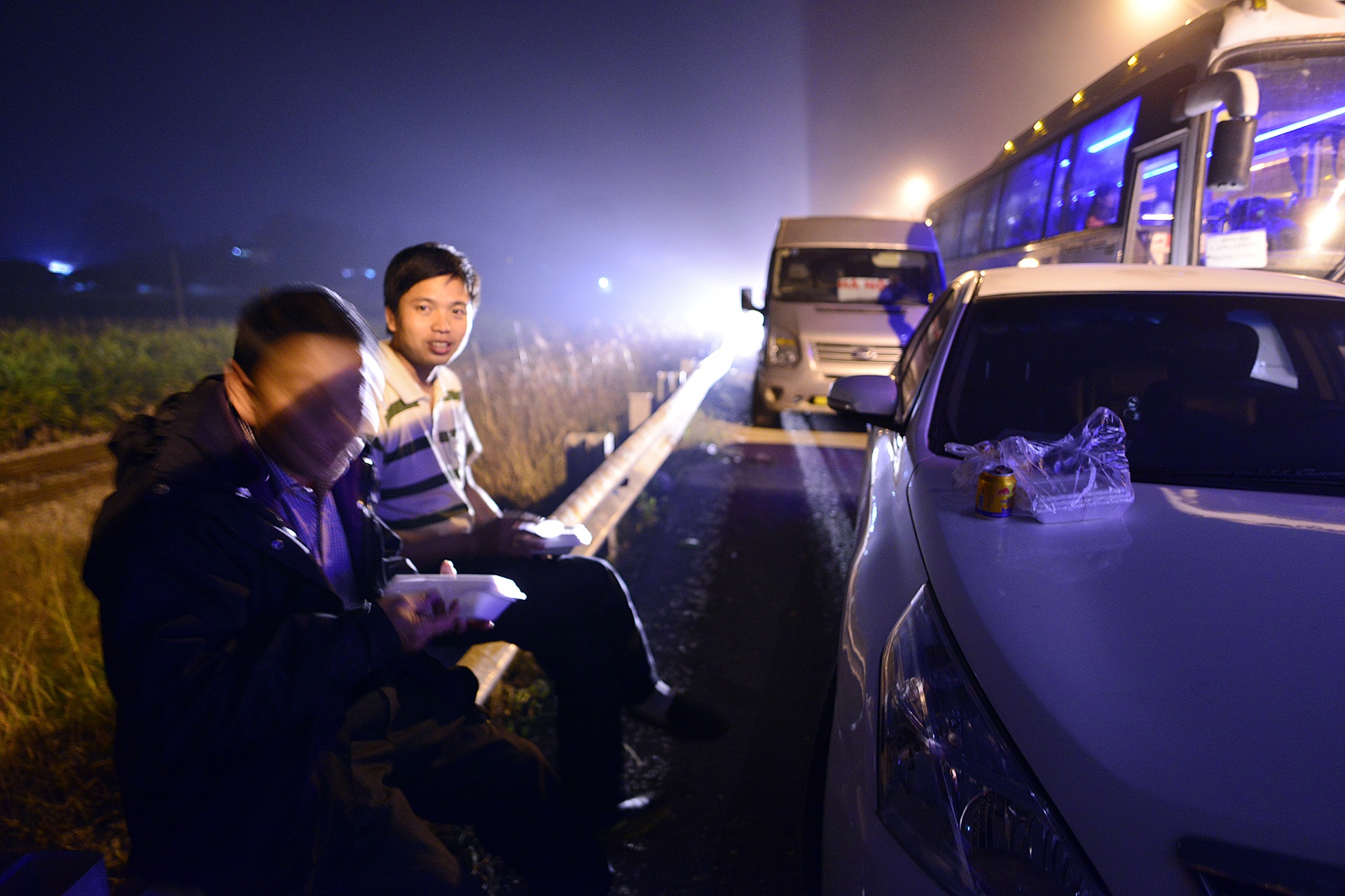 Ket cung 3 tieng dong ho tren quoc lo 1 anh 6