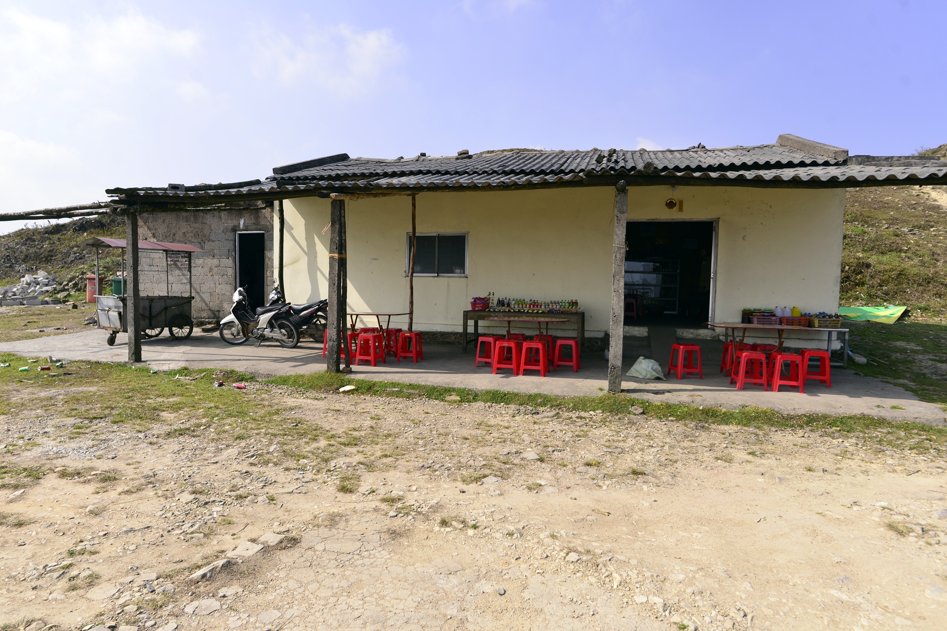 Ve dep hoang so tren dinh Mau Son nhin tu tren cao anh 15