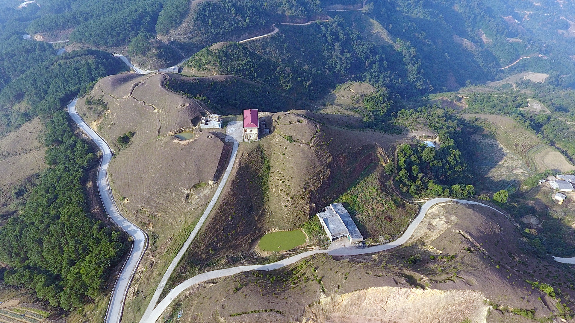 Ve dep hoang so tren dinh Mau Son nhin tu tren cao anh 2