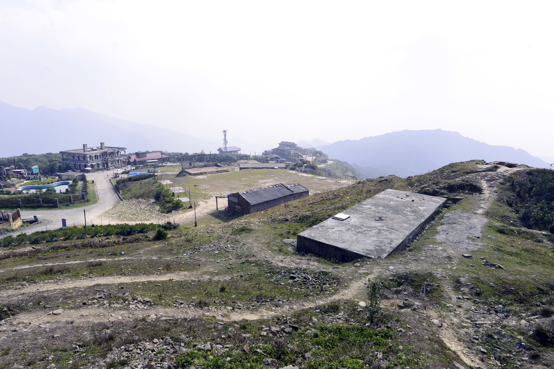 Ve dep hoang so tren dinh Mau Son nhin tu tren cao anh 3