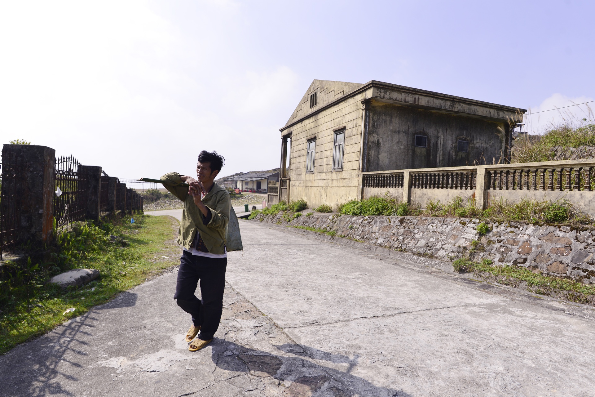 Ve dep hoang so tren dinh Mau Son nhin tu tren cao anh 11