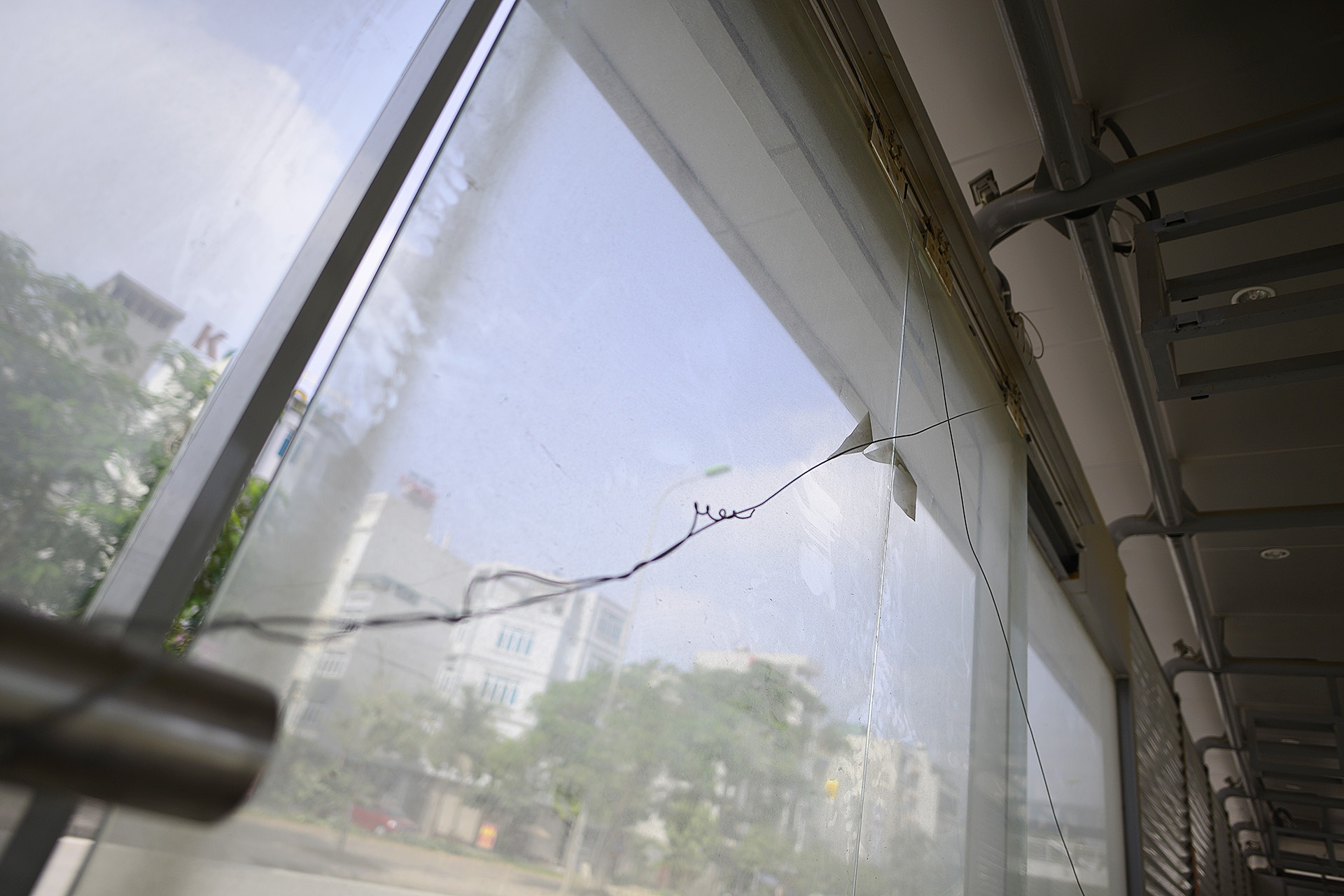 Kim tiem tran ngap cau di bo tuyen xe buyt nhanh anh 9