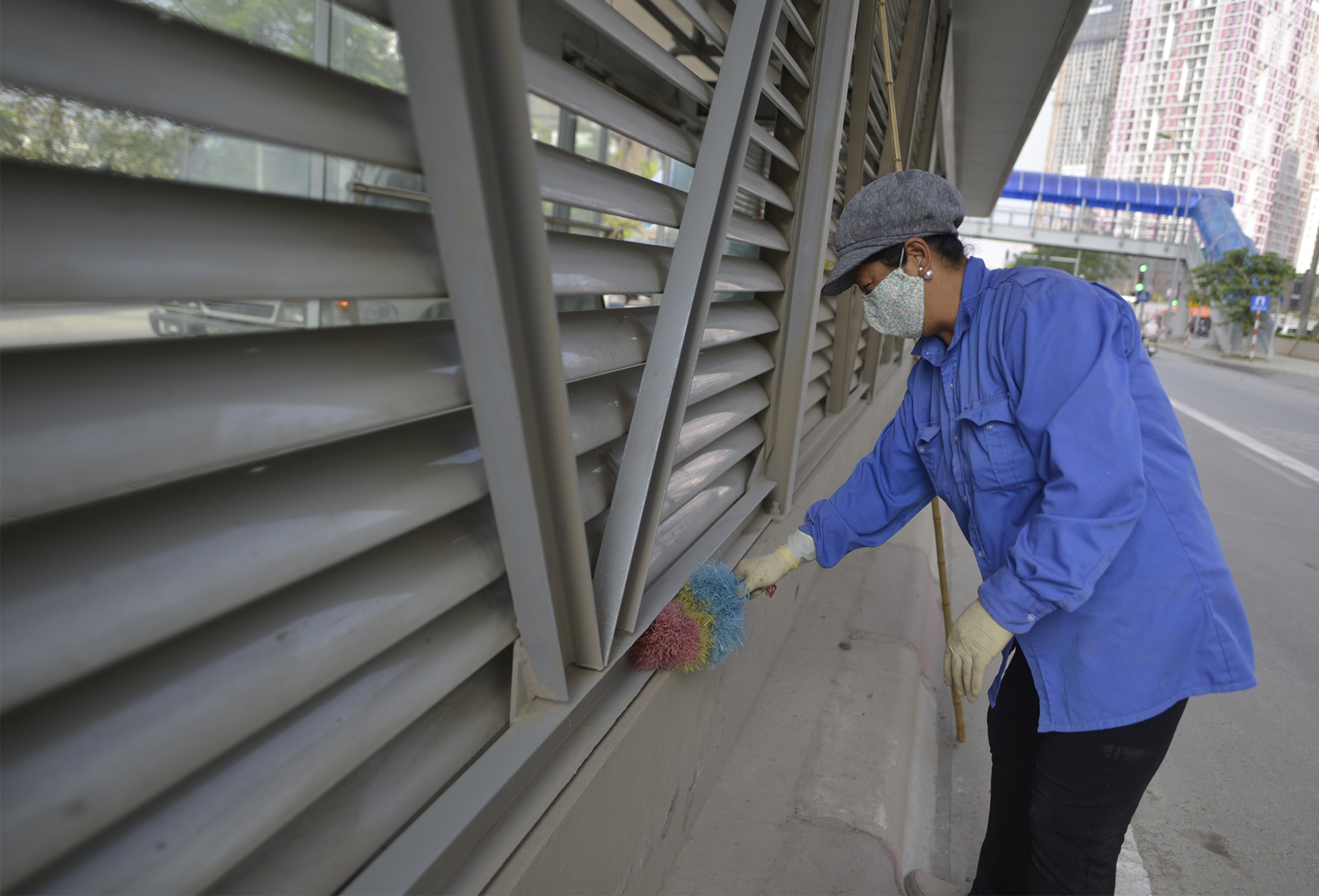 Kim tiem tran ngap cau di bo tuyen xe buyt nhanh anh 12