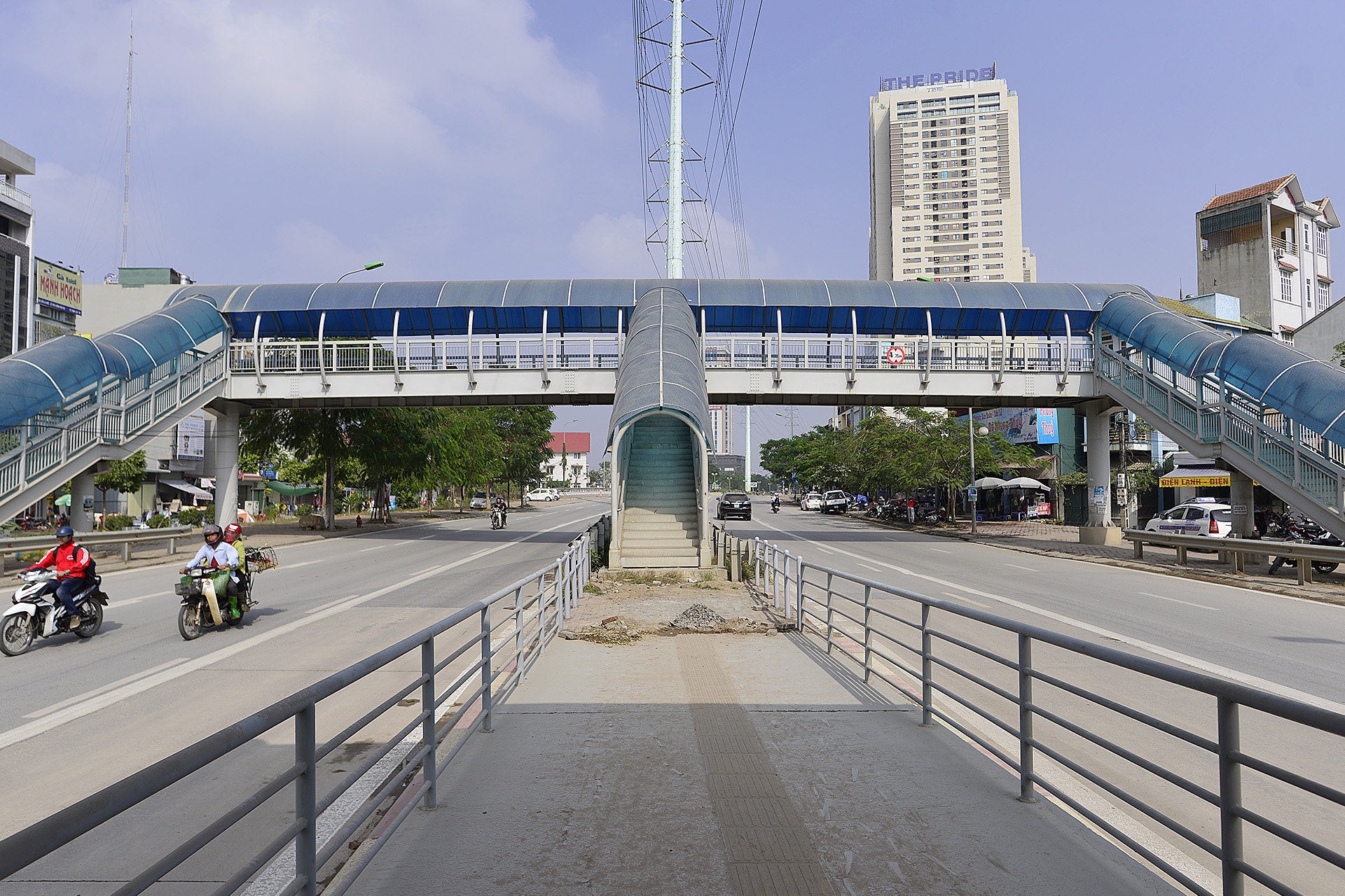 Kim tiem tran ngap cau di bo tuyen xe buyt nhanh anh 2