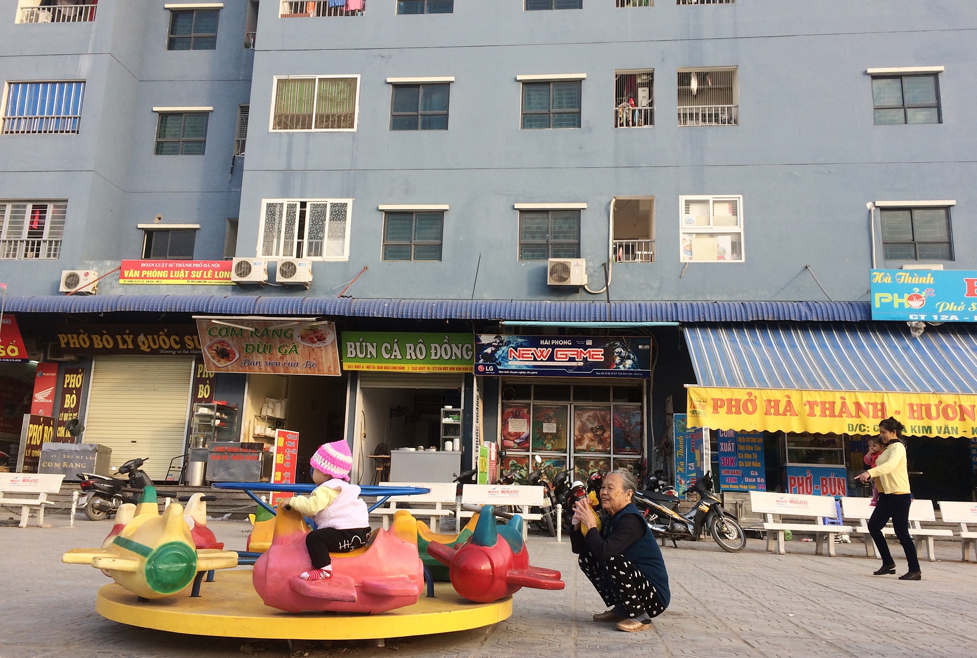 Hop cho,  nhech nhac tai cac khu chung cu ong Than anh 17