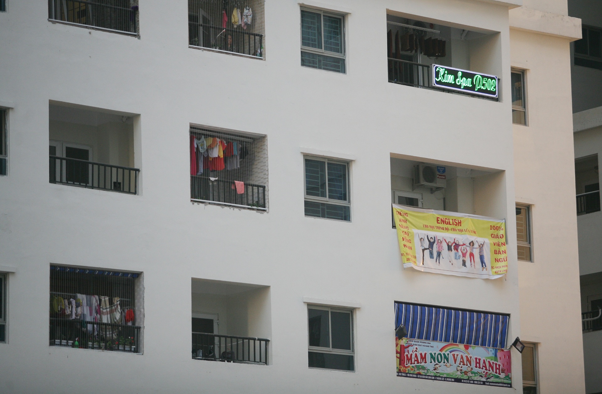 Hop cho,  nhech nhac tai cac khu chung cu ong Than anh 8