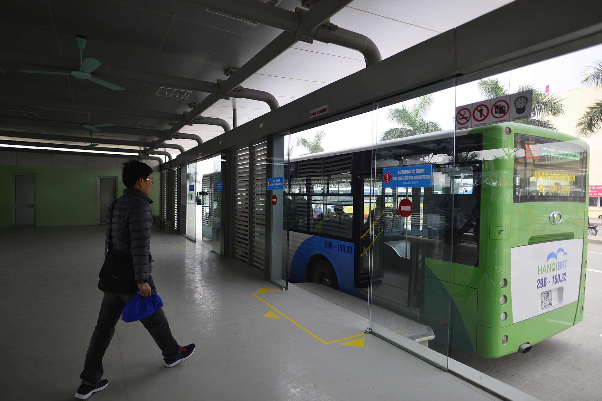 Ngay dau hoat dong cua buyt nhanh BRT anh 1