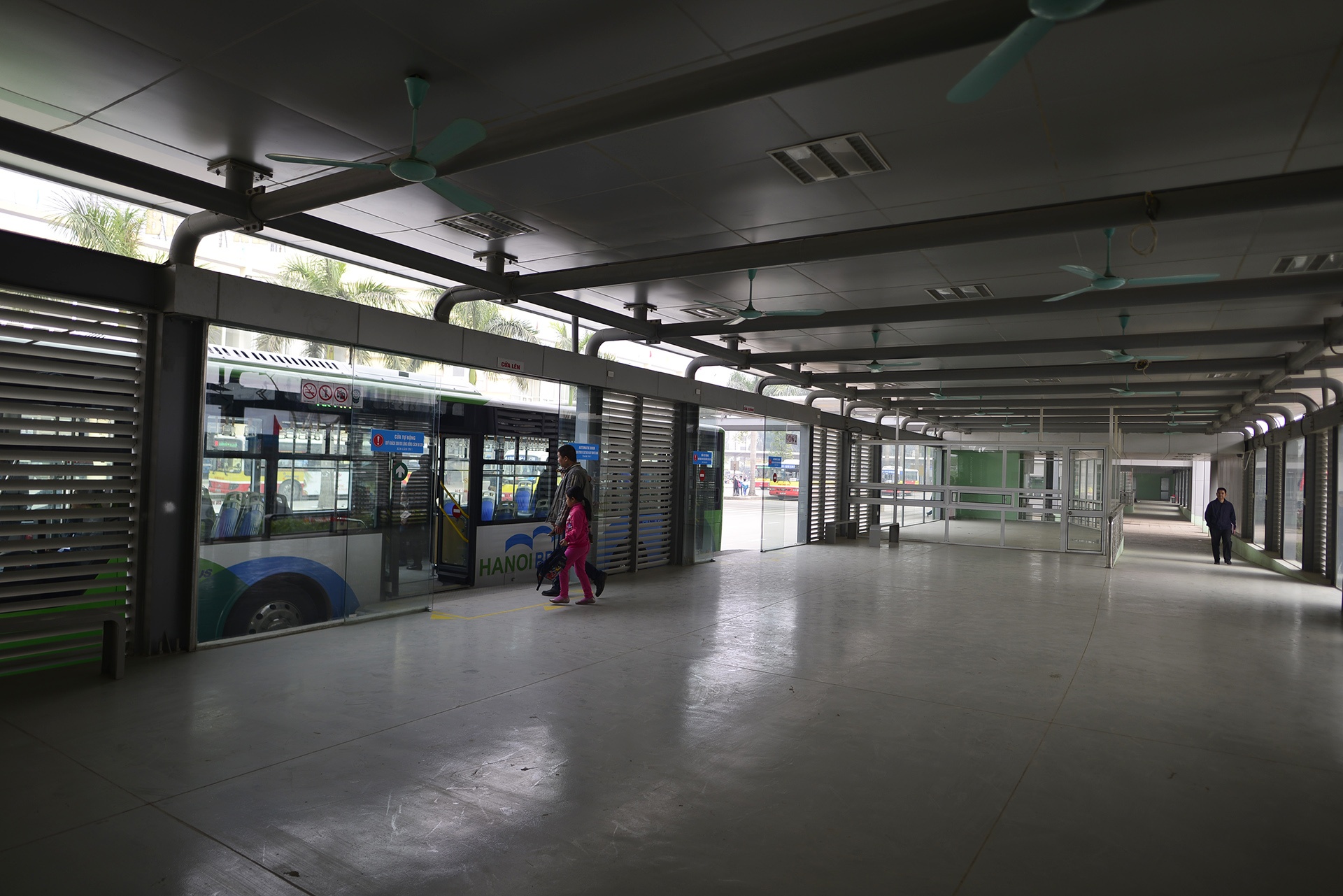 Ngay dau hoat dong cua buyt nhanh BRT anh 2