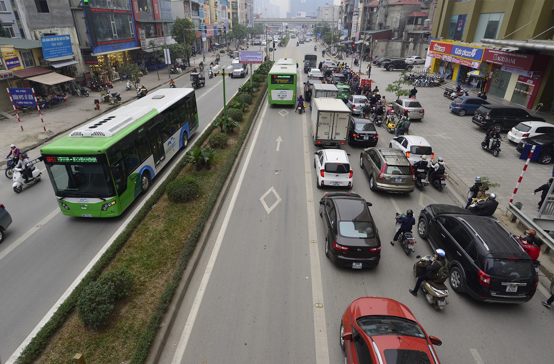Ngay dau hoat dong cua buyt nhanh BRT anh 9