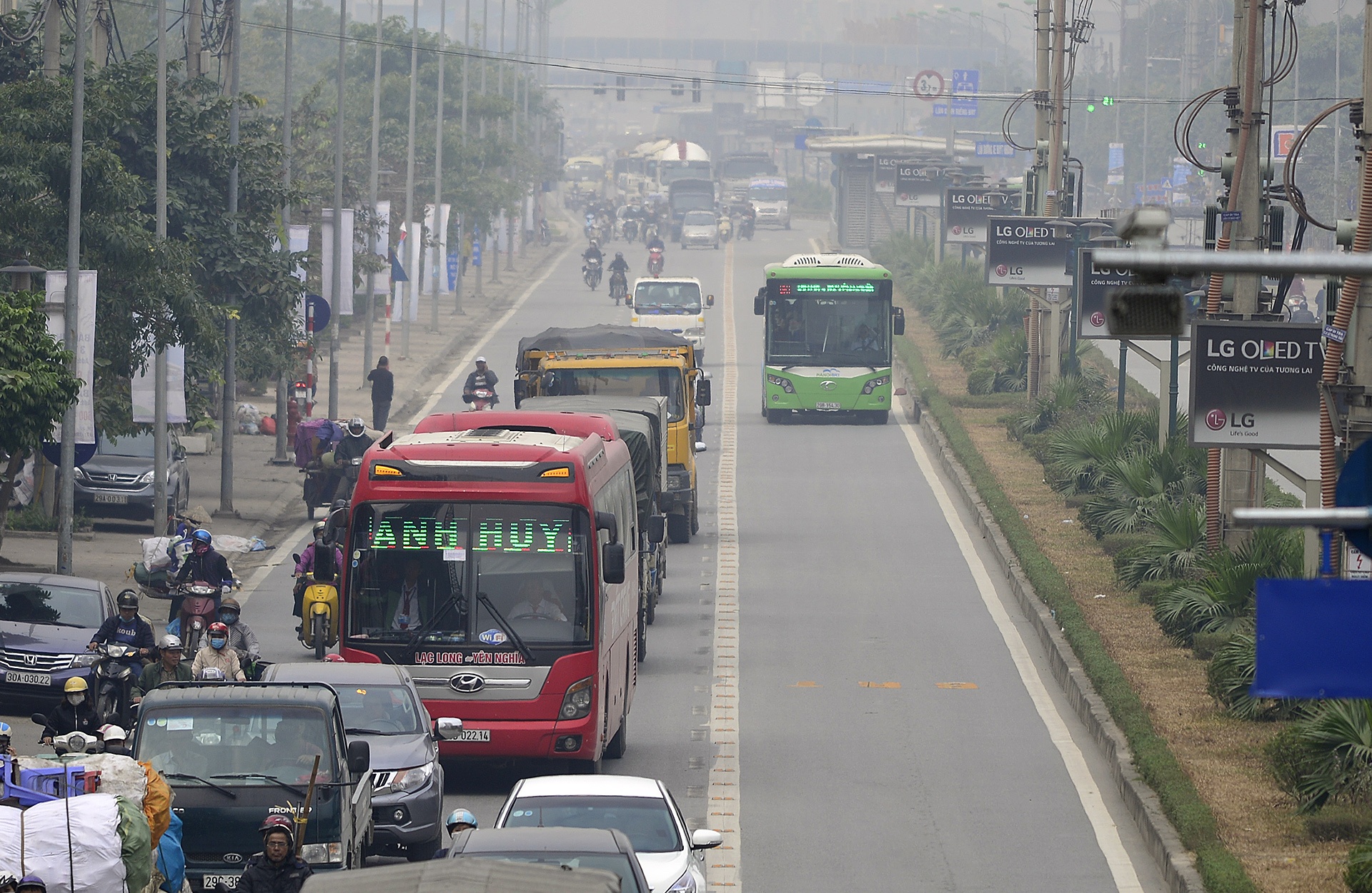 Ngay dau hoat dong cua buyt nhanh BRT anh 5