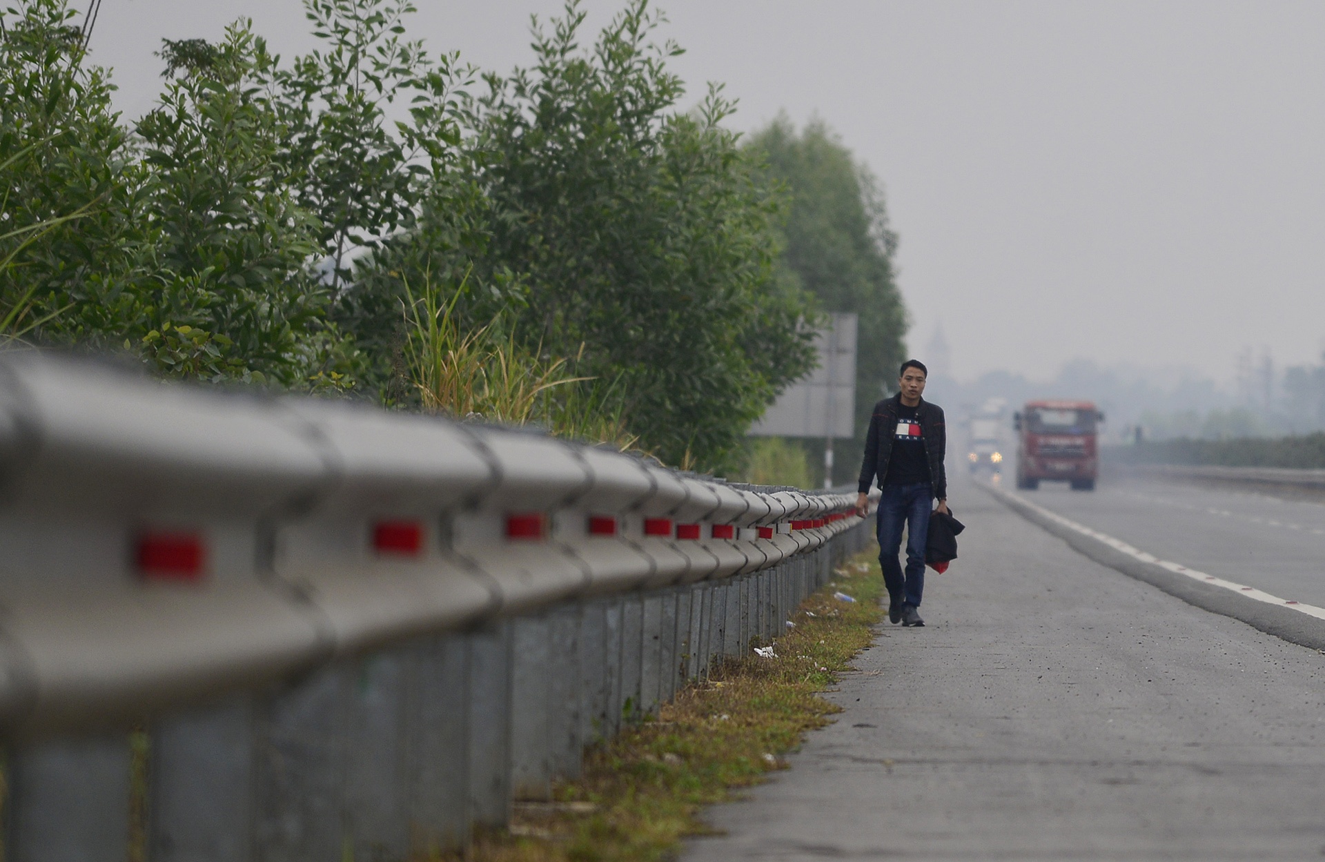 Xe khach tron camera tren cao toc Noi Bai Lao Cai anh 5